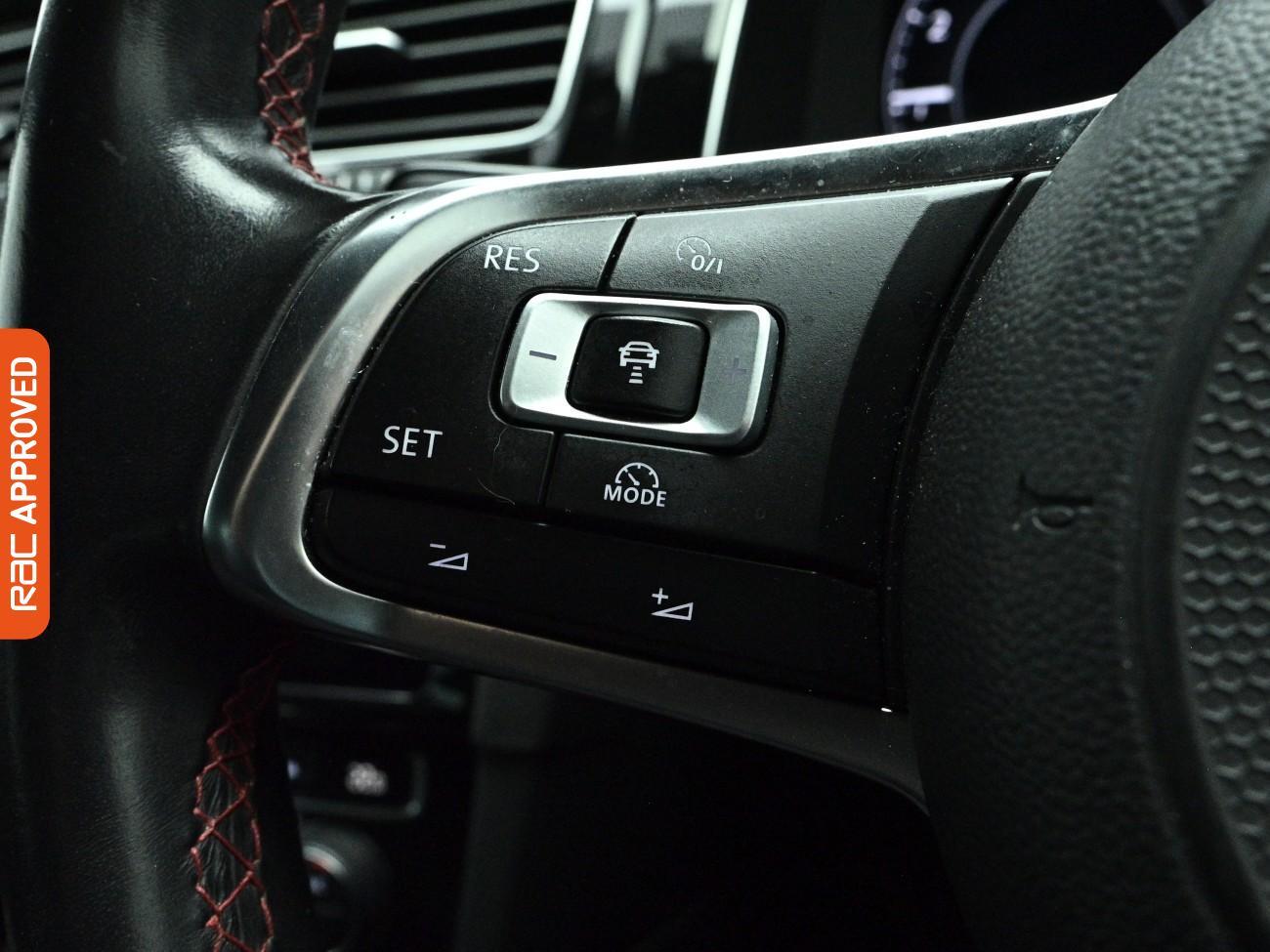Volkswagen Golf view 23