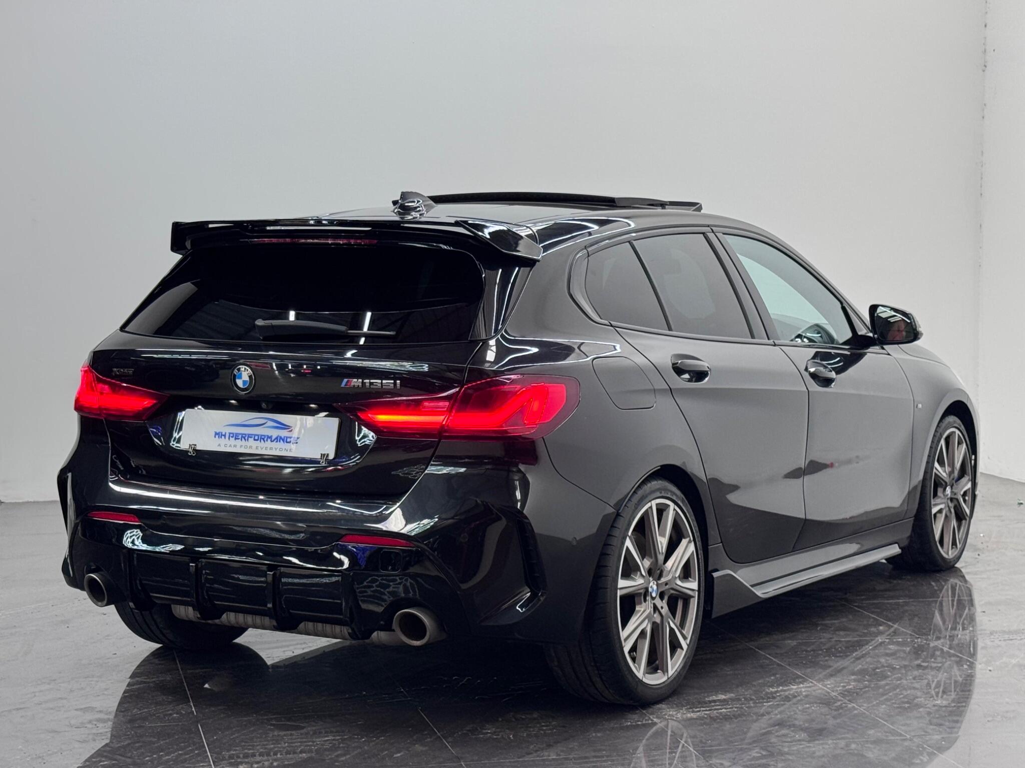 BMW 1 Series view 8
