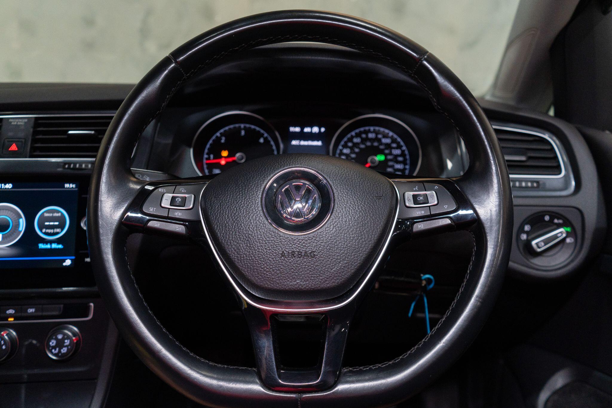 Volkswagen Golf view 27