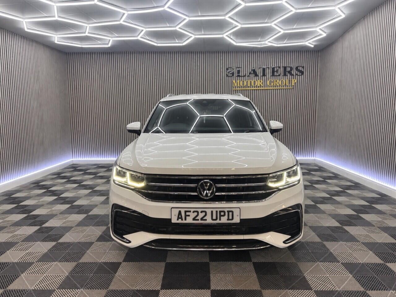 Volkswagen Tiguan Allspace view 2