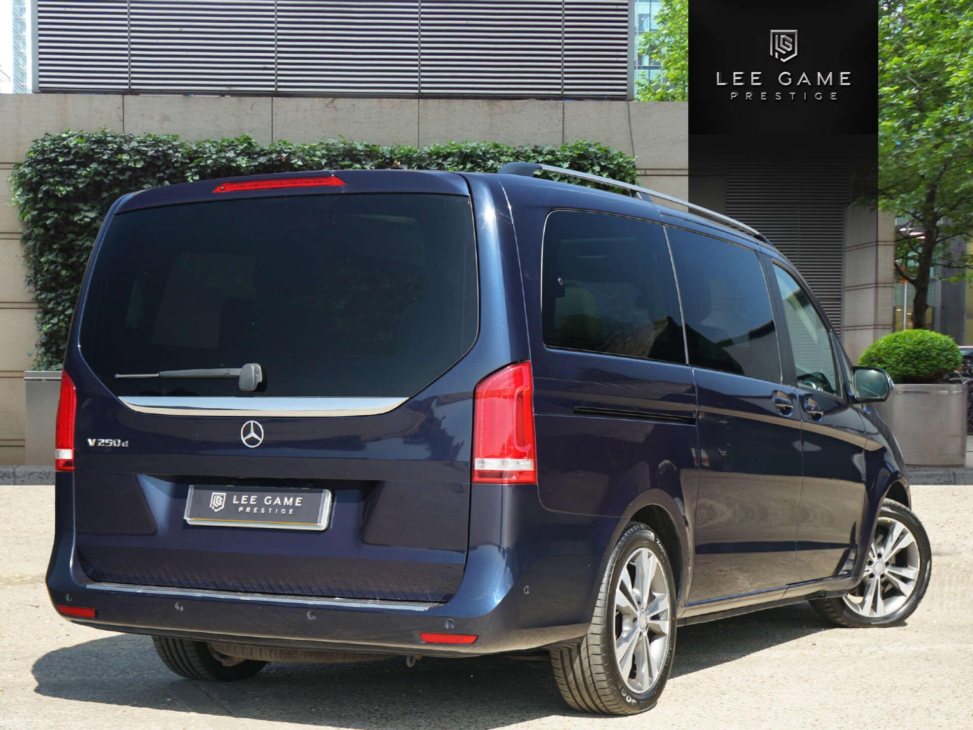 Mercedes-Benz V-Class view 28