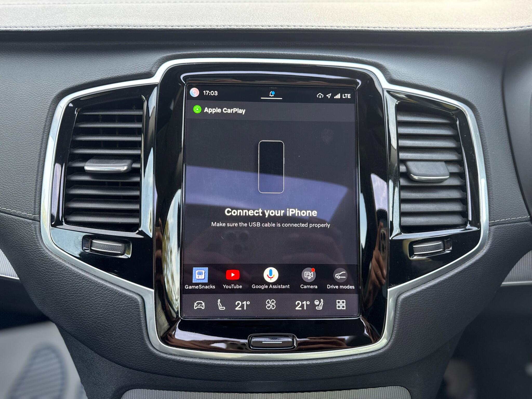 Volvo XC90 view 25