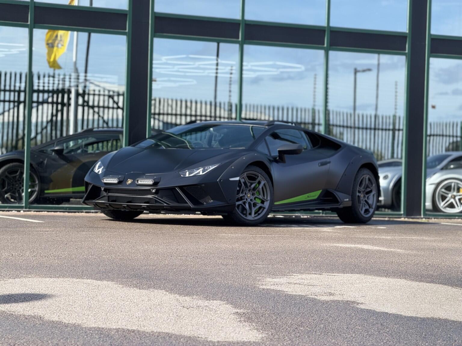 Lamborghini Huracan view 19