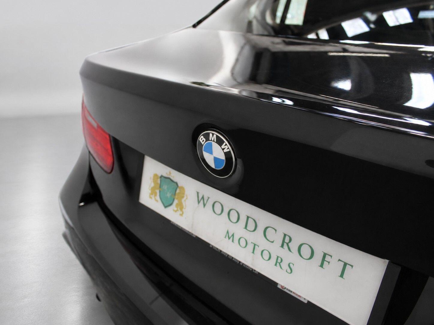 BMW 3 Series view 17