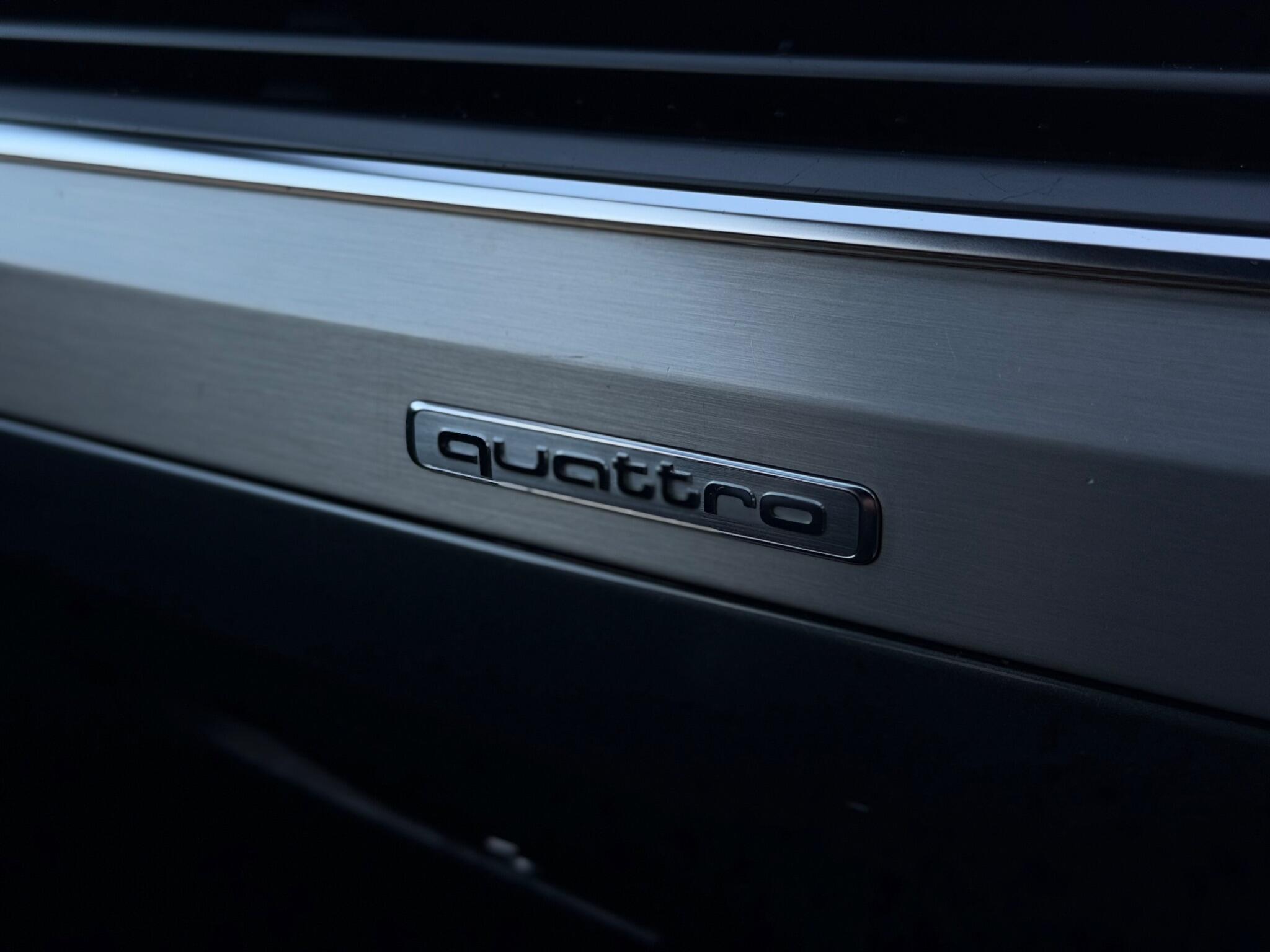 Audi Q7 view 43