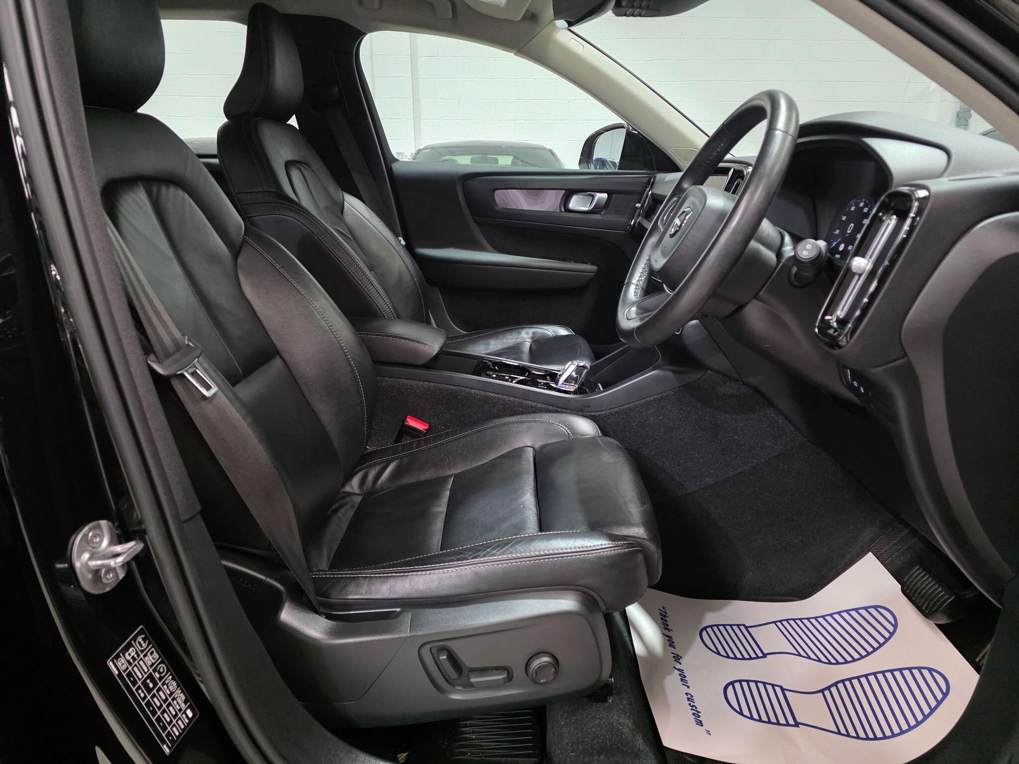 Volvo XC40 view 6