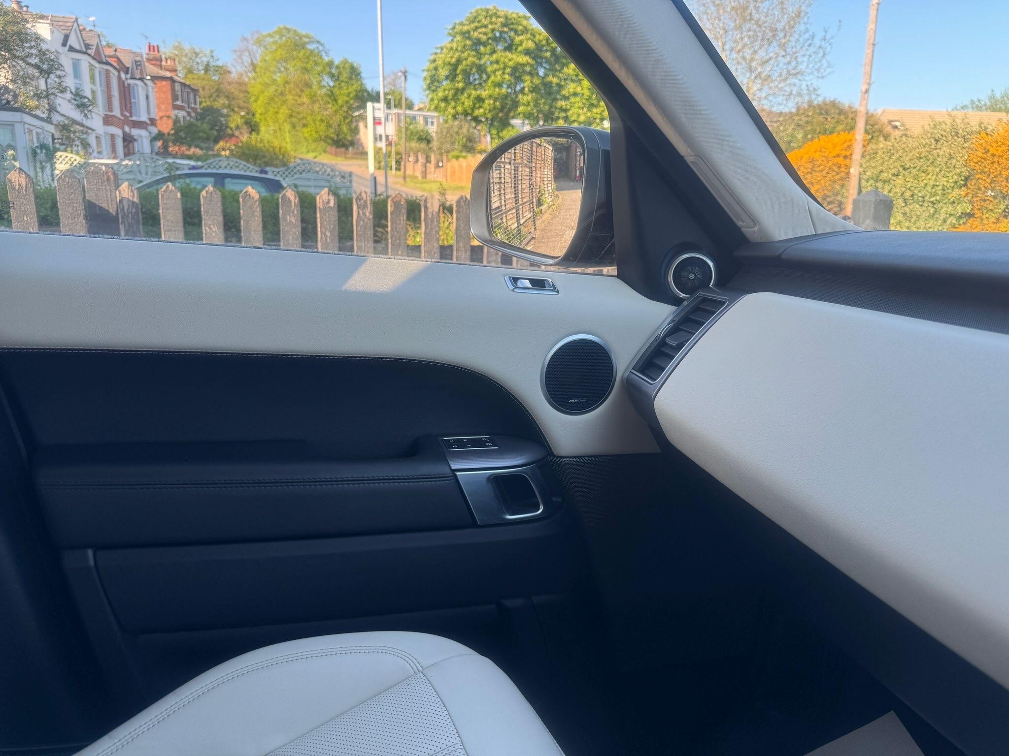 Land Rover Range Rover Sport view 40