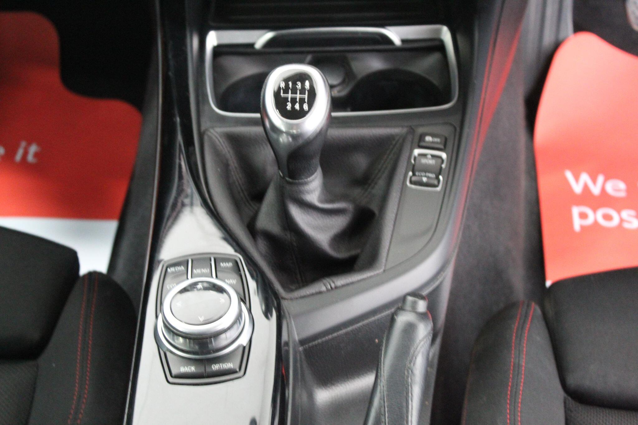 BMW 2 Series view 33
