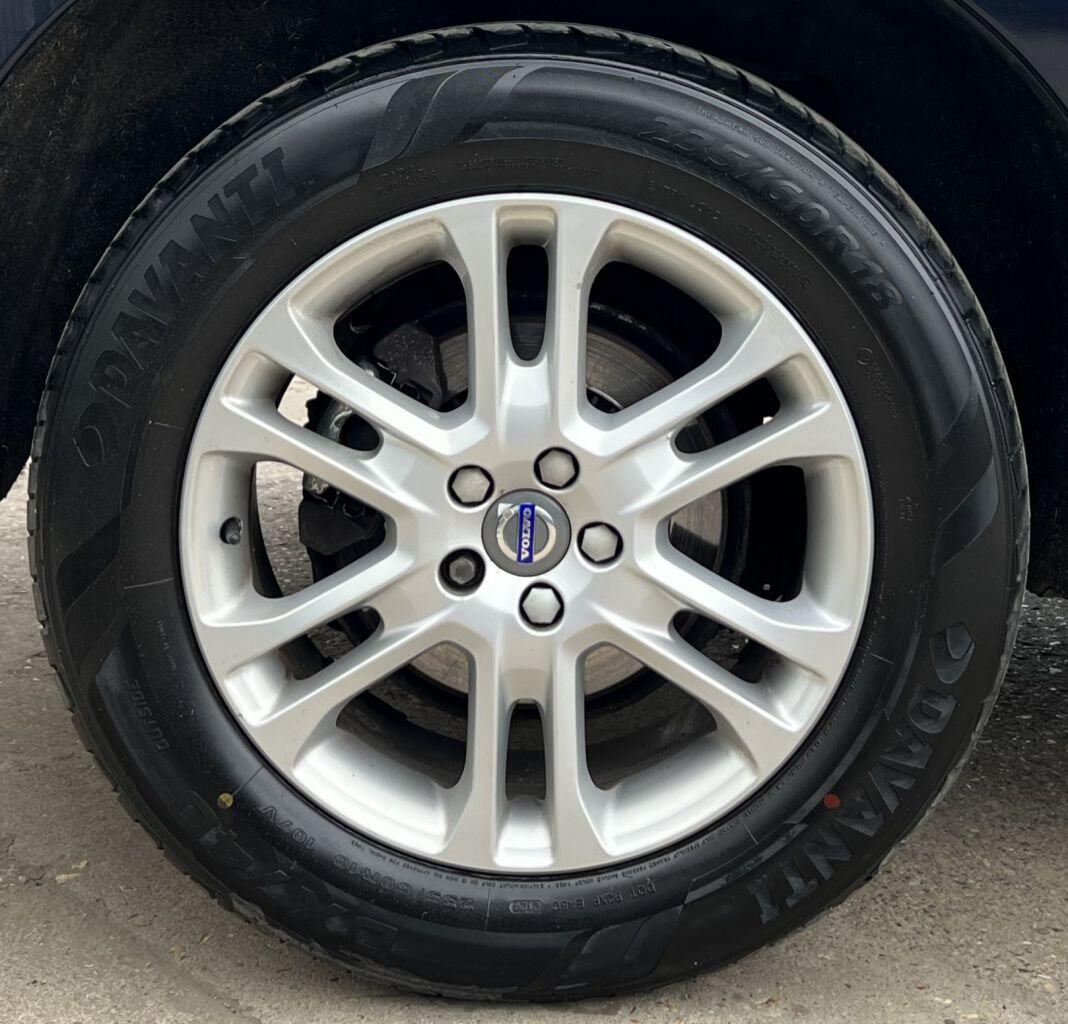 Volvo XC60 view 9