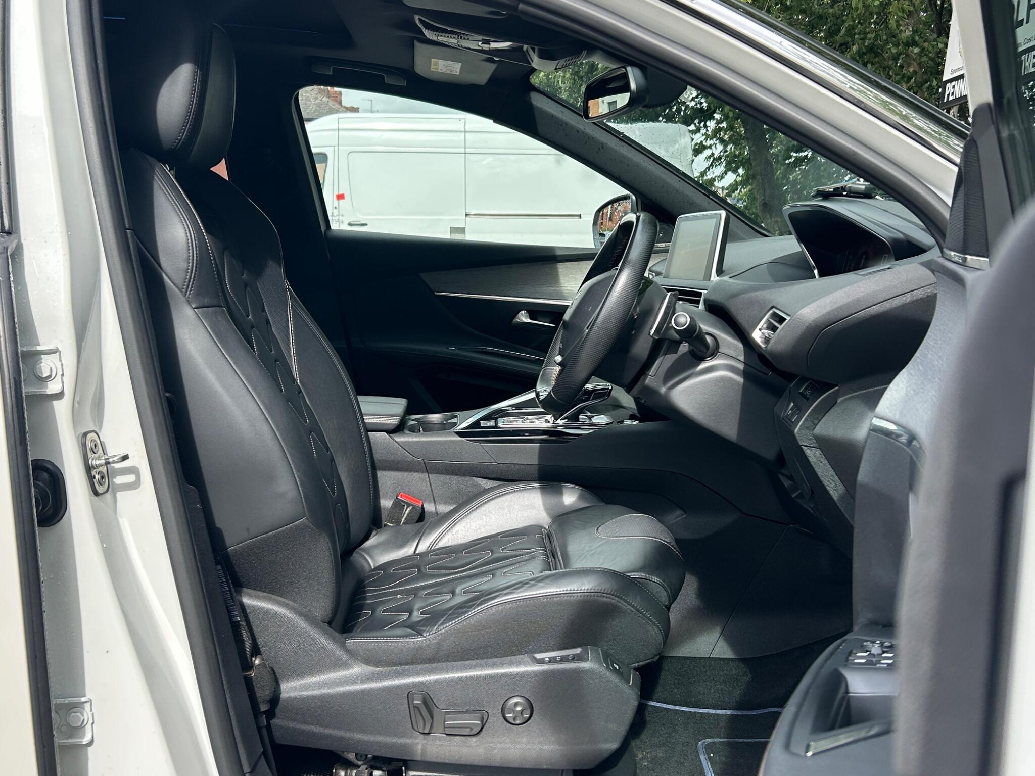 Peugeot 3008 view 21