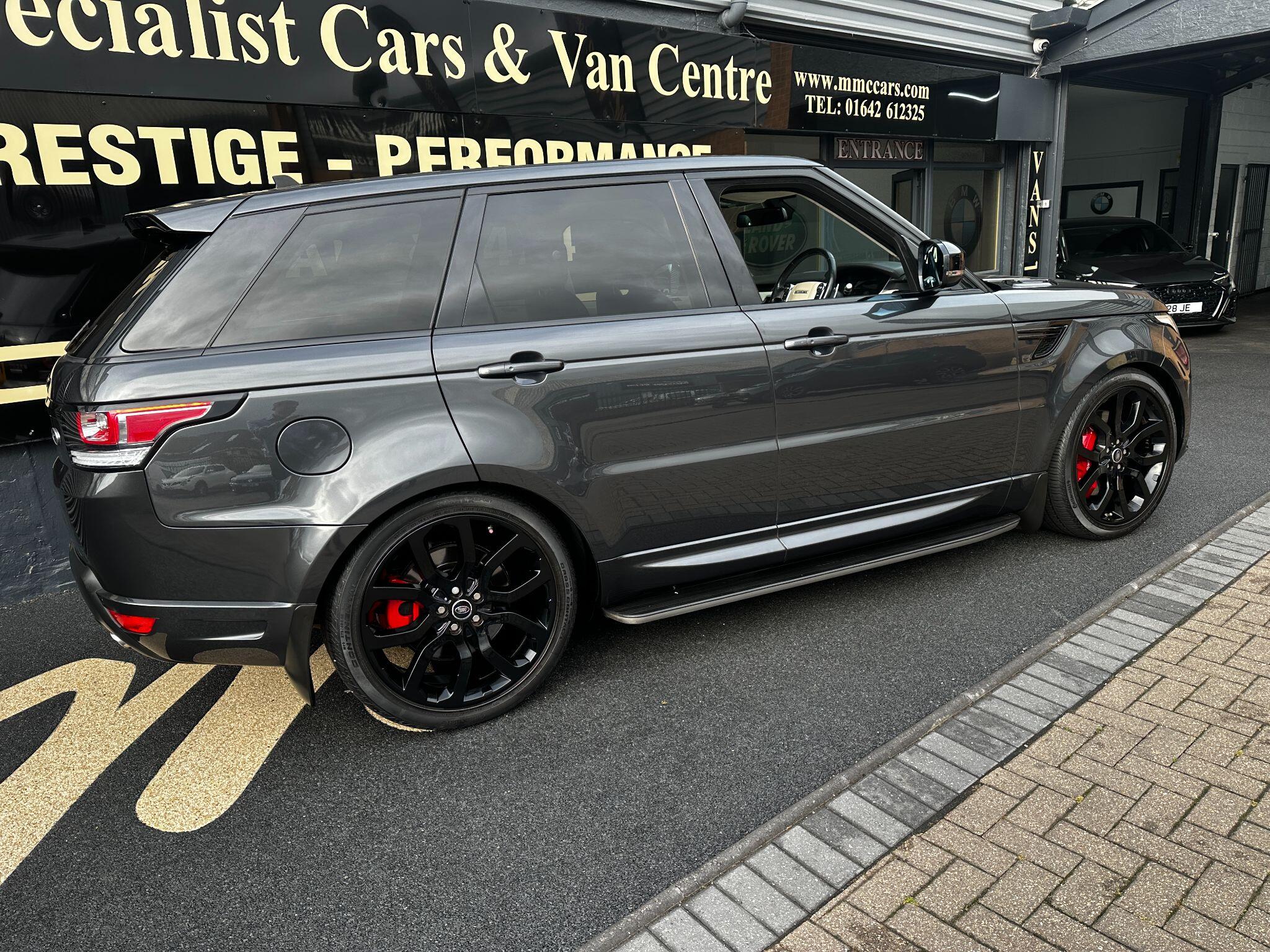 Land Rover Range Rover Sport view 3