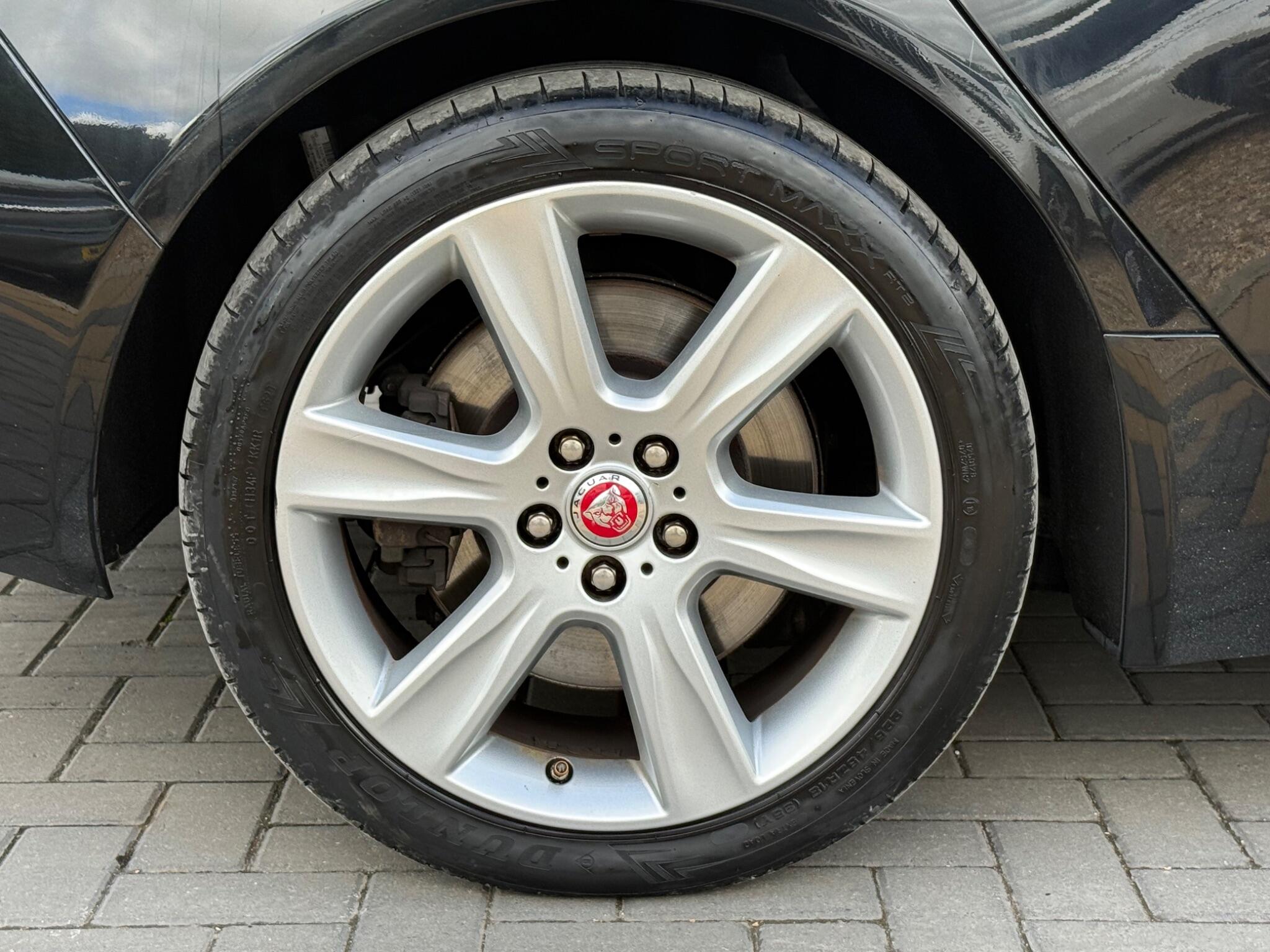 Jaguar Xe view 13
