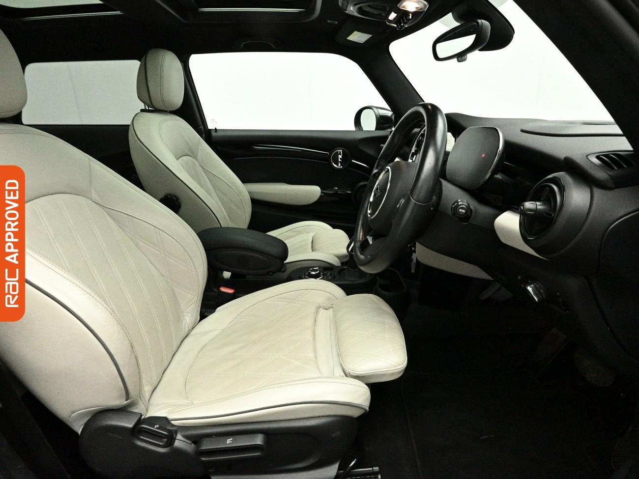 MINI Hatch view 12