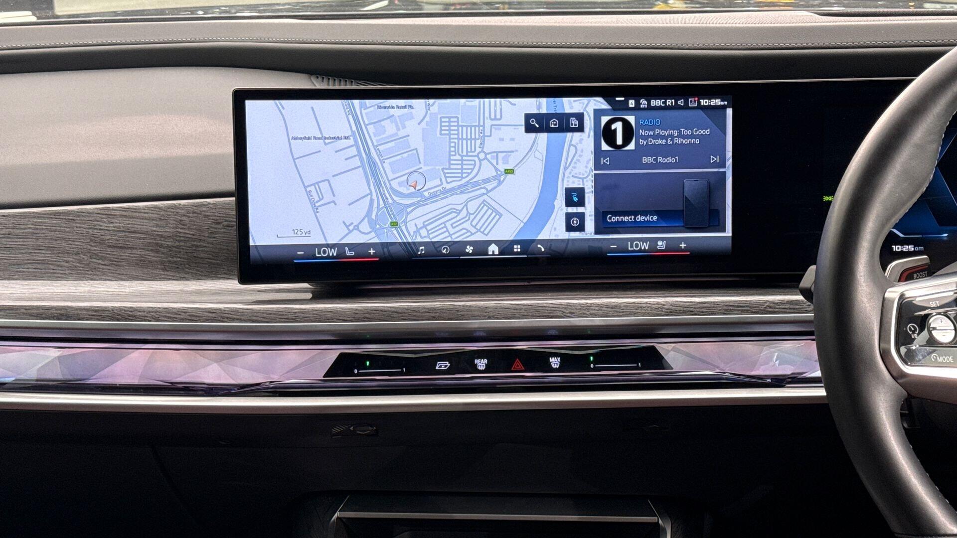 BMW I7 view 8