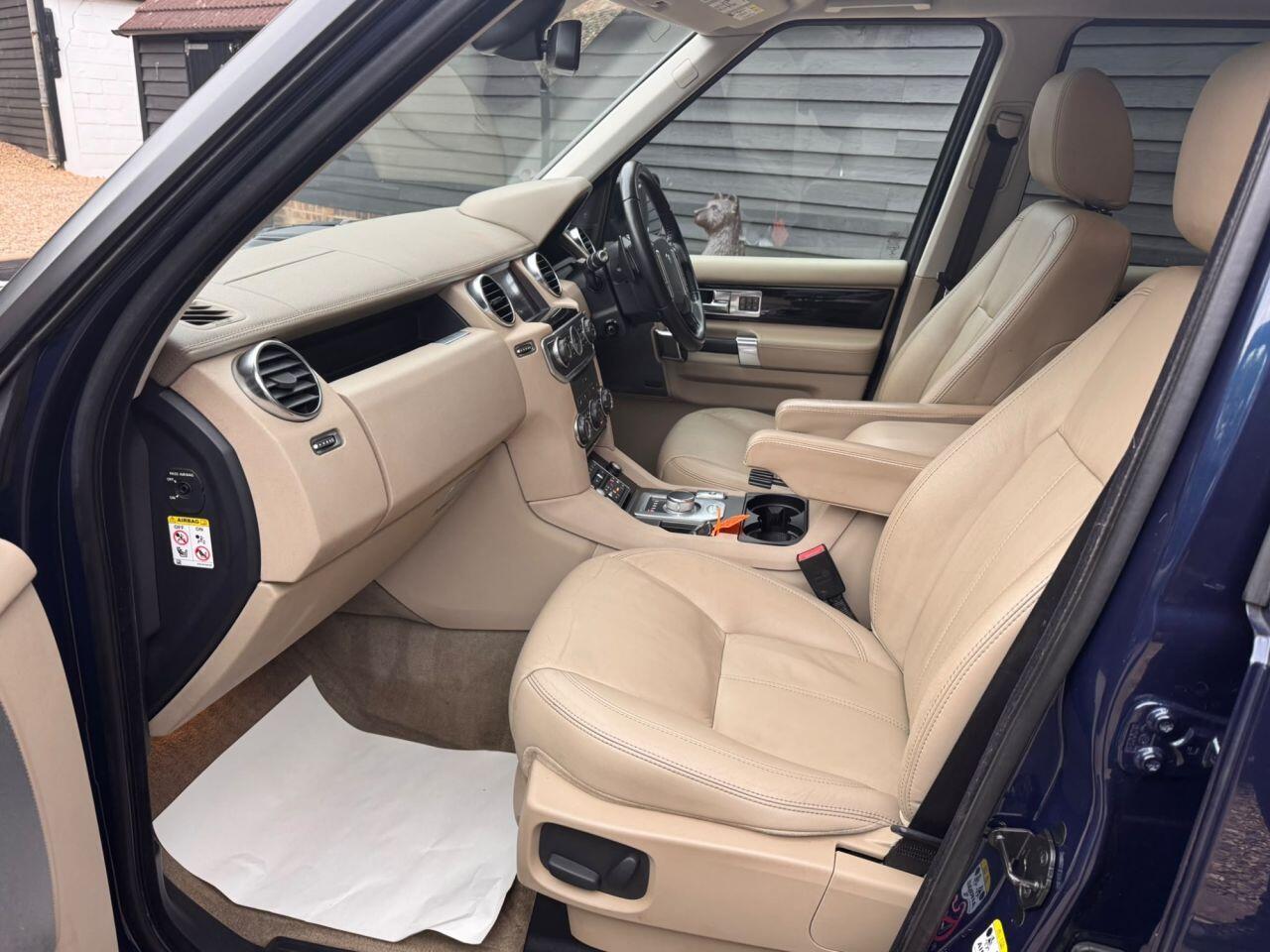 Land Rover Discovery view 15
