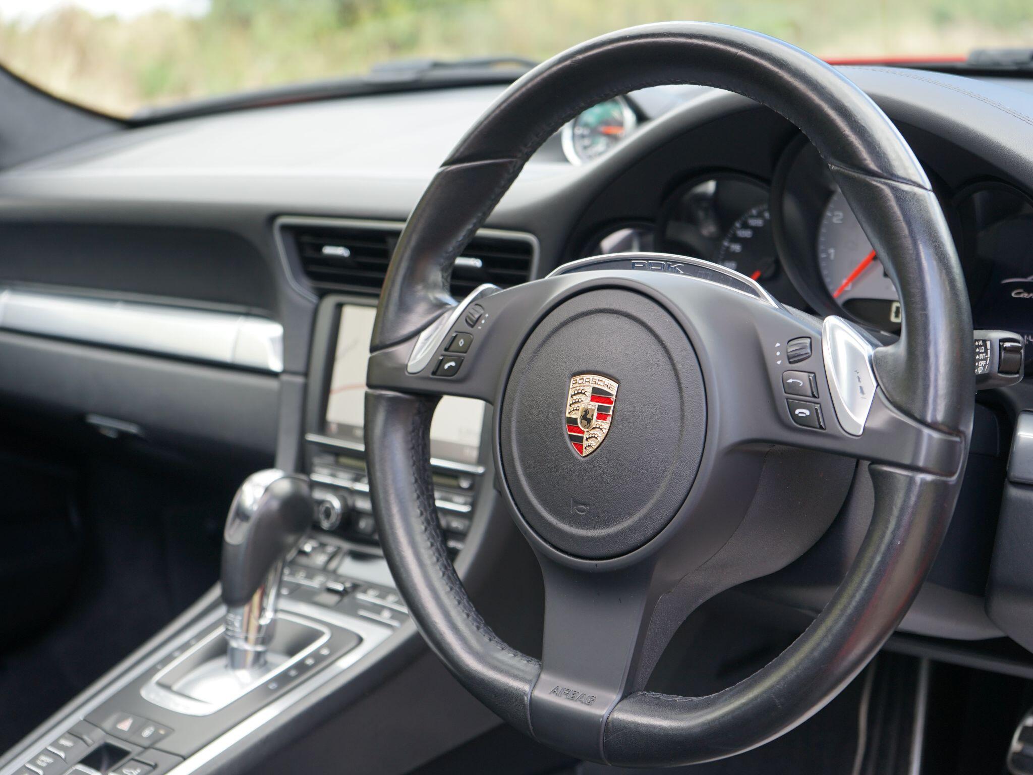 Porsche 911 view 24