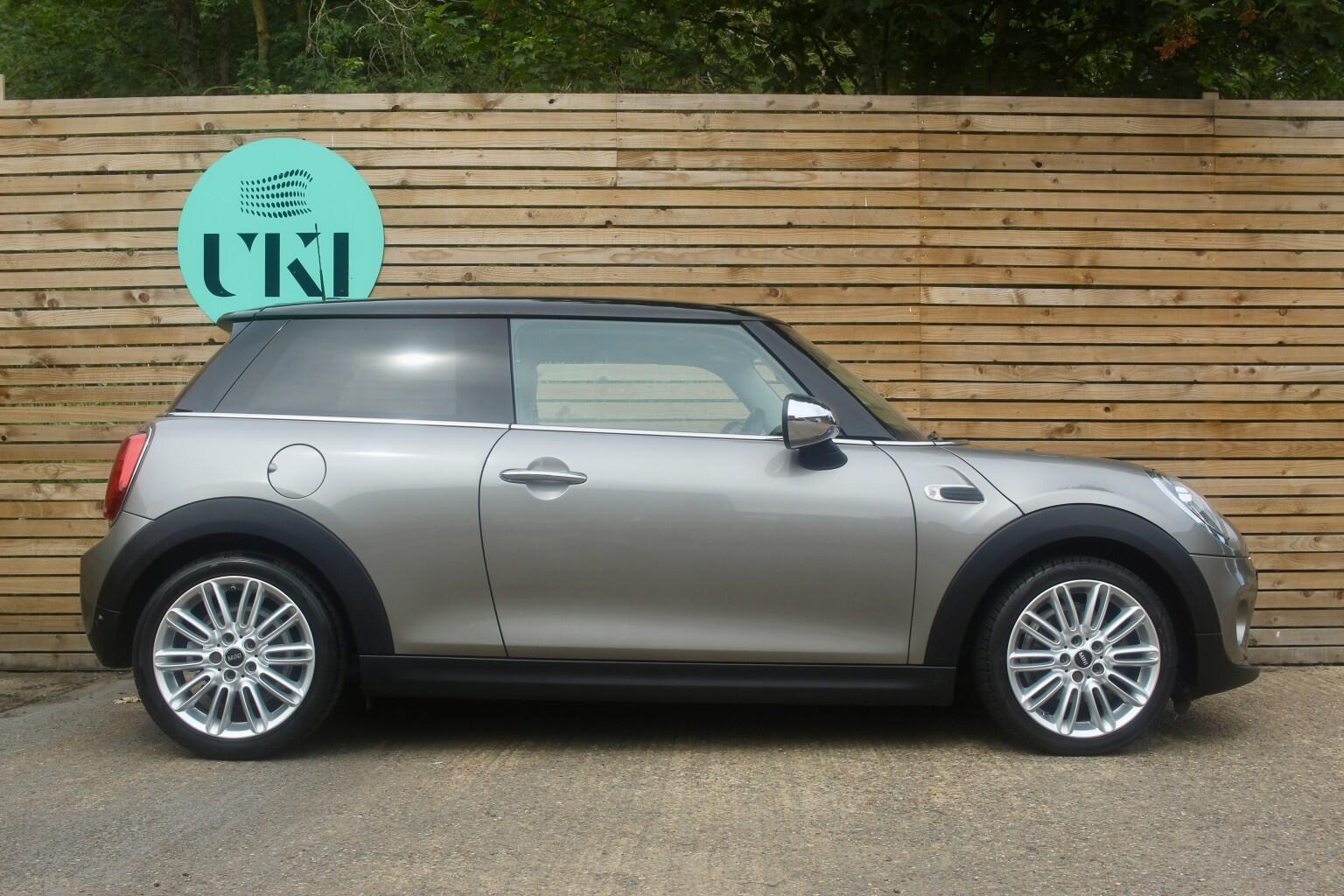 Mini Hatch view 5