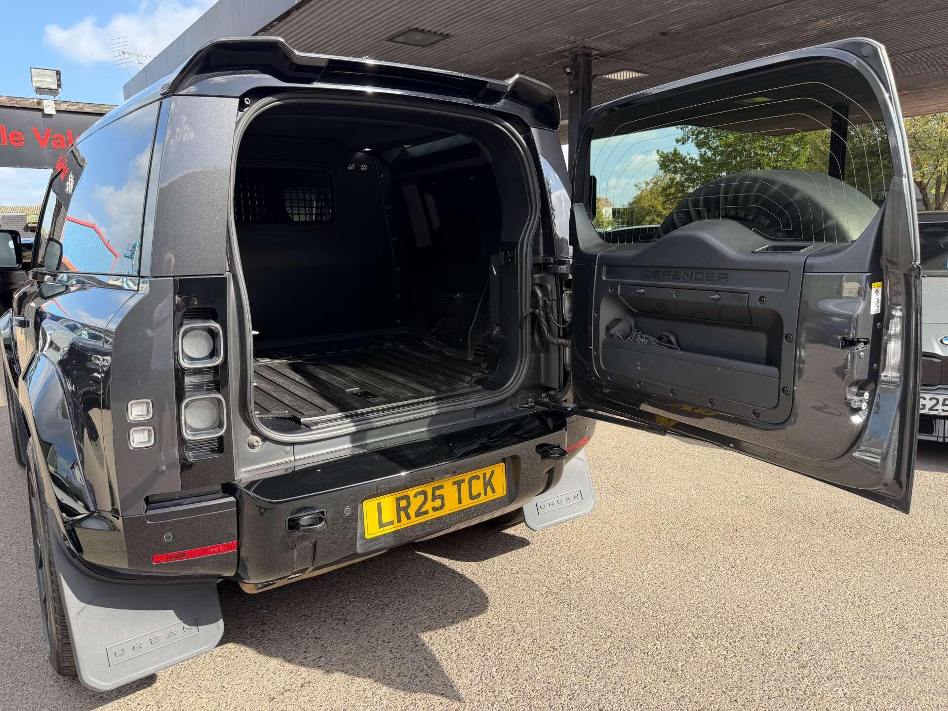 Land Rover Defender view 27