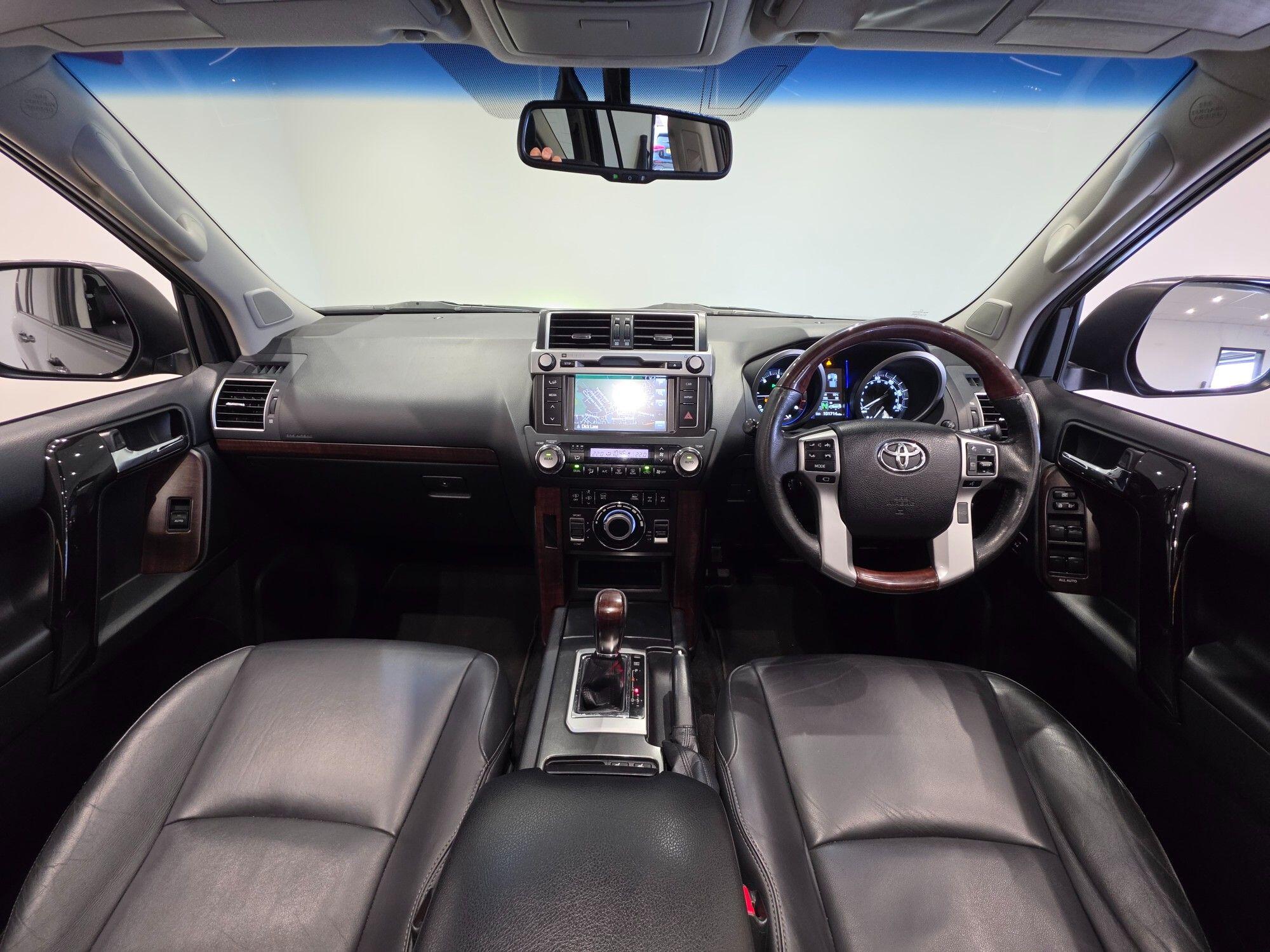 Toyota Land Cruiser view 29