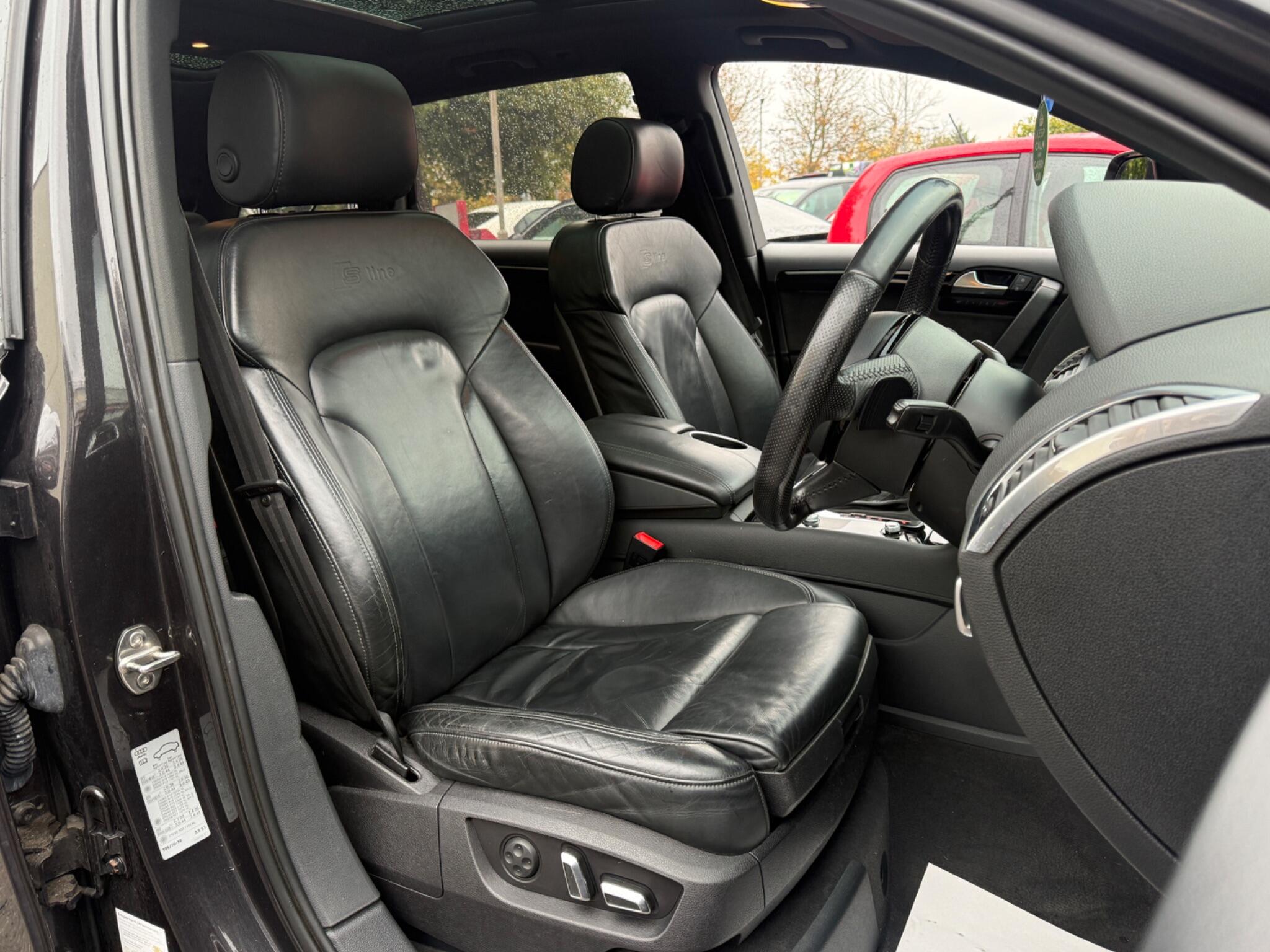 Audi Q7 - Image 34