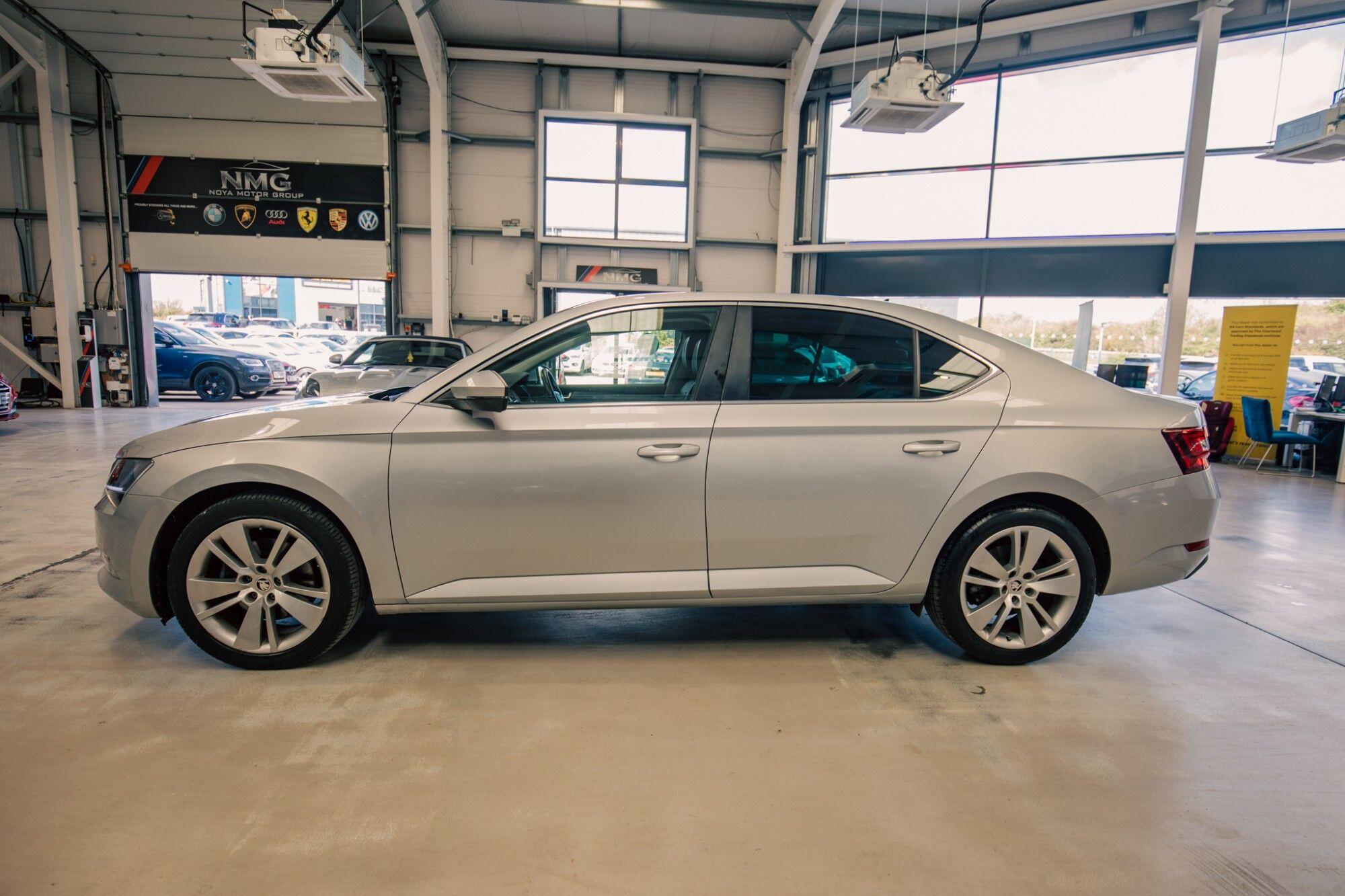 Skoda Superb view 24