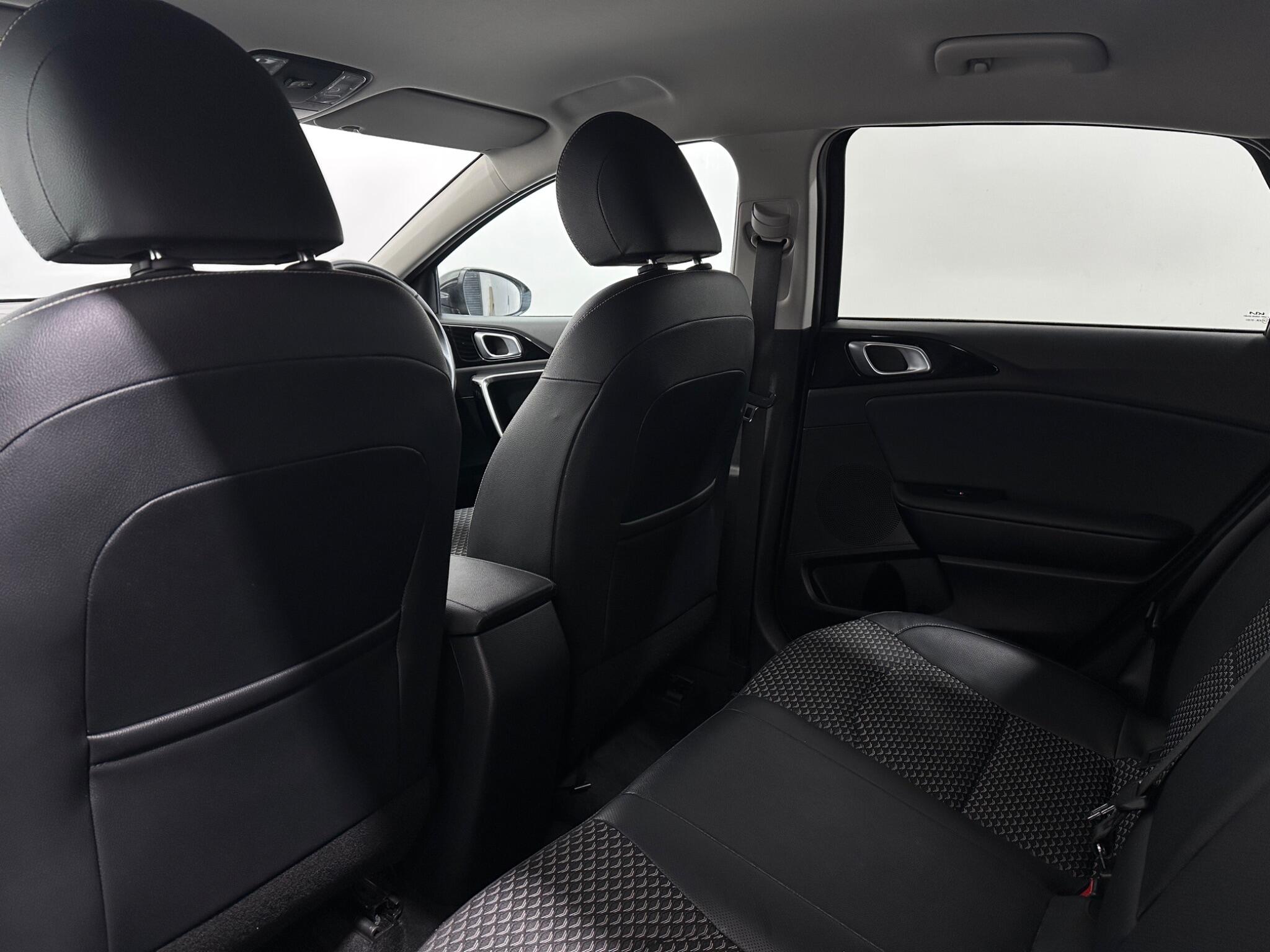 Kia Ceed view 34