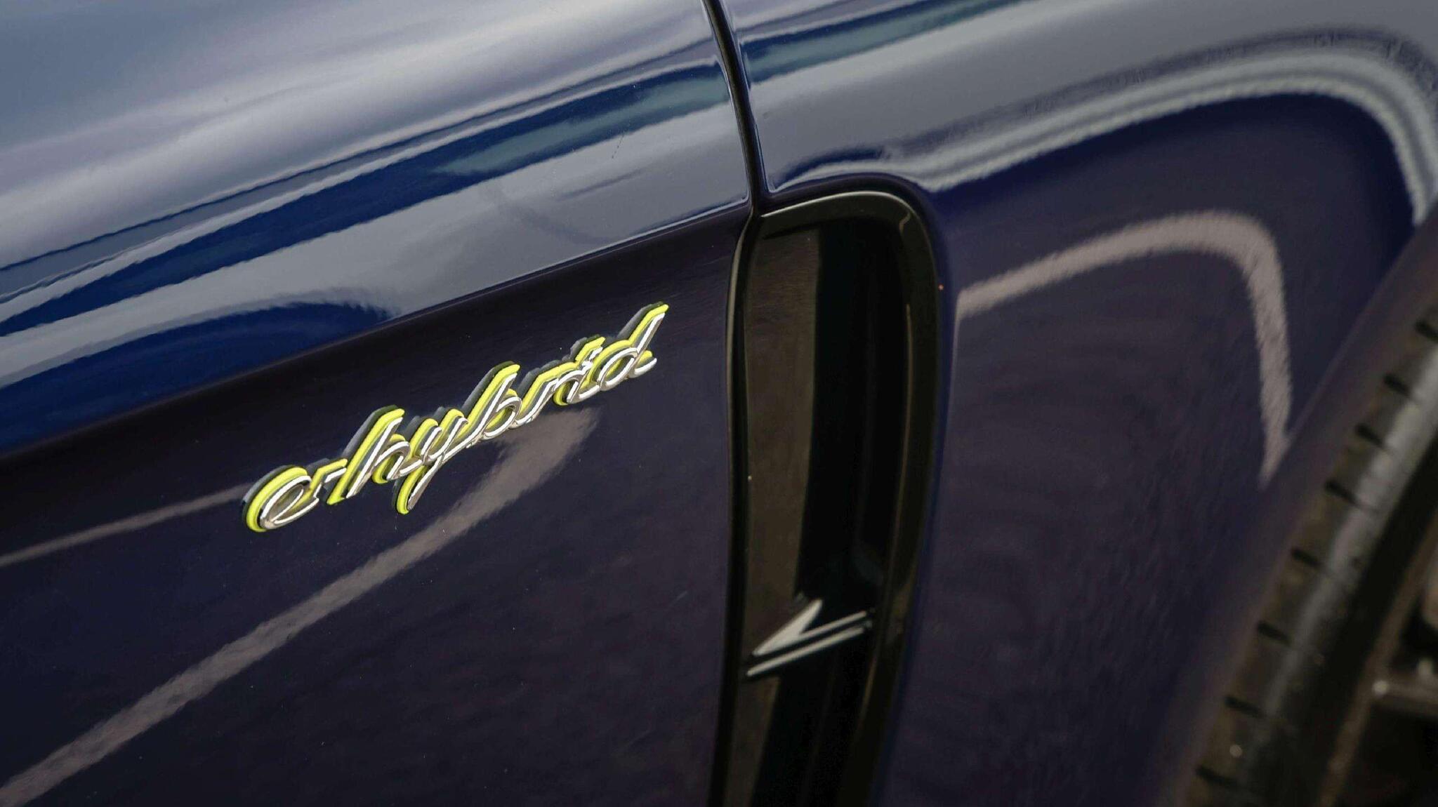Porsche Panamera view 11