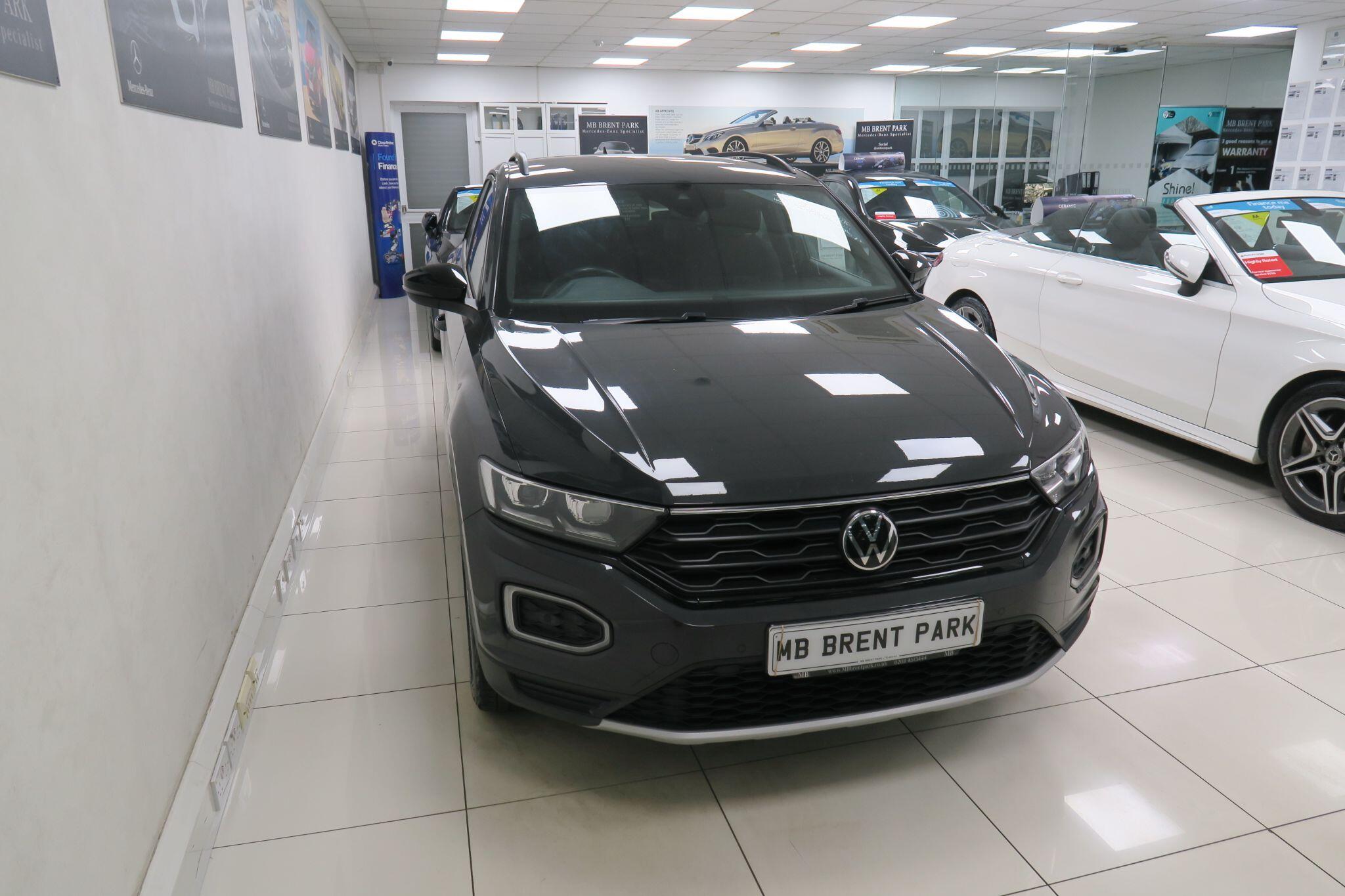 Volkswagen T-Roc view 4
