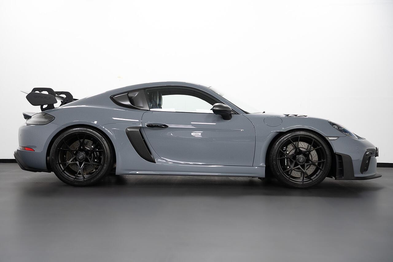 Porsche Cayman view 41
