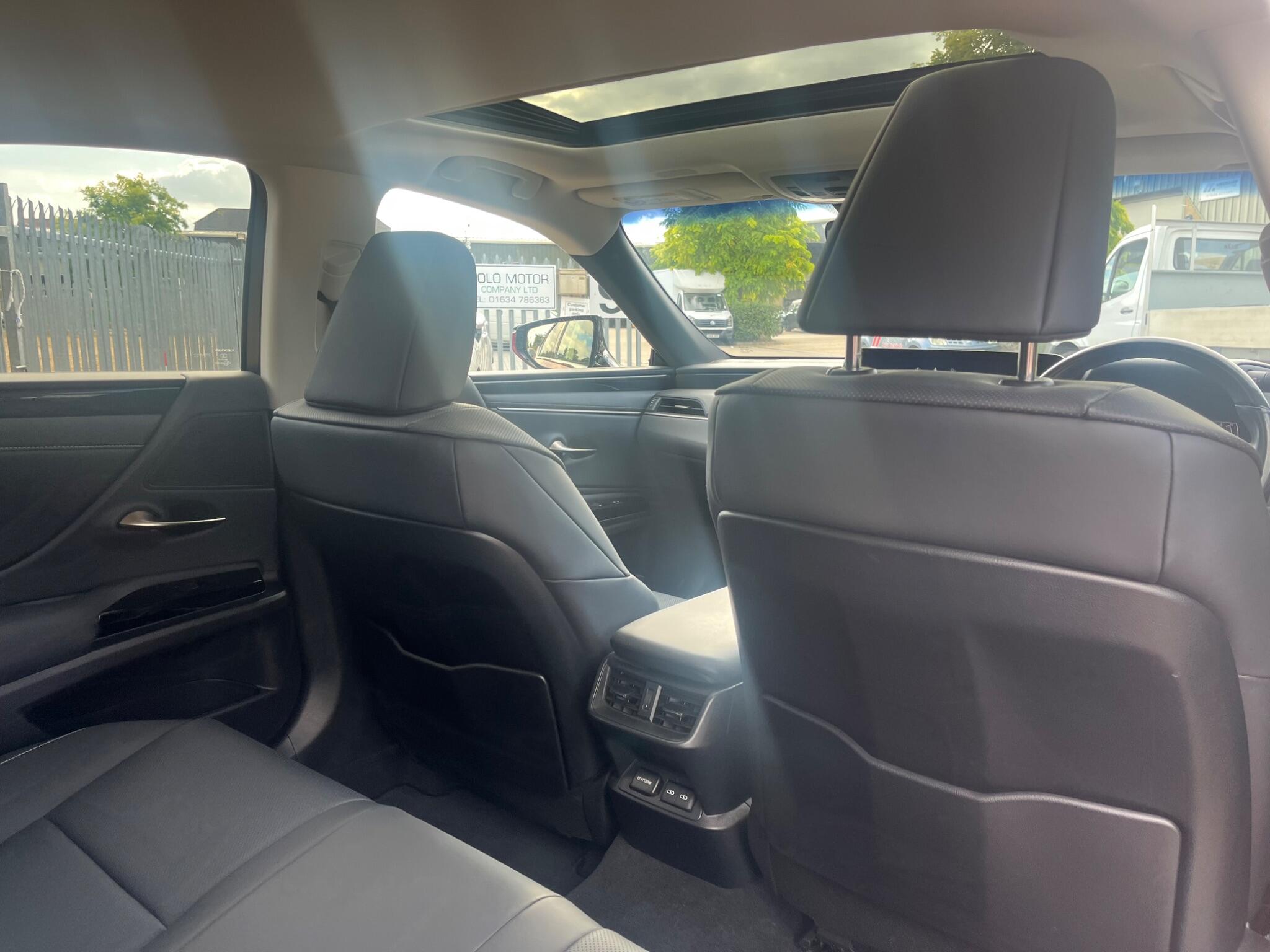 Lexus ES view 30
