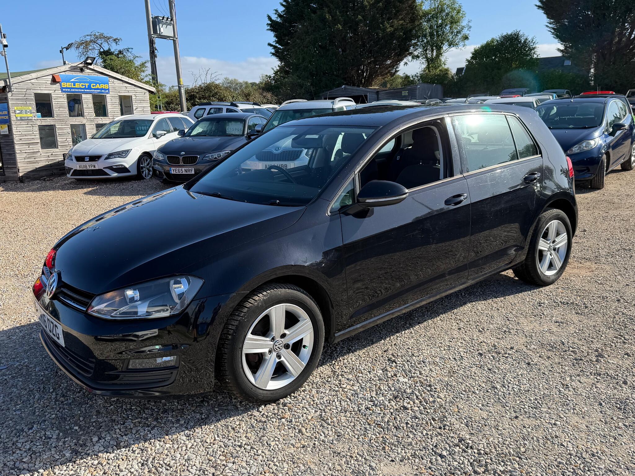 Volkswagen Golf view 5