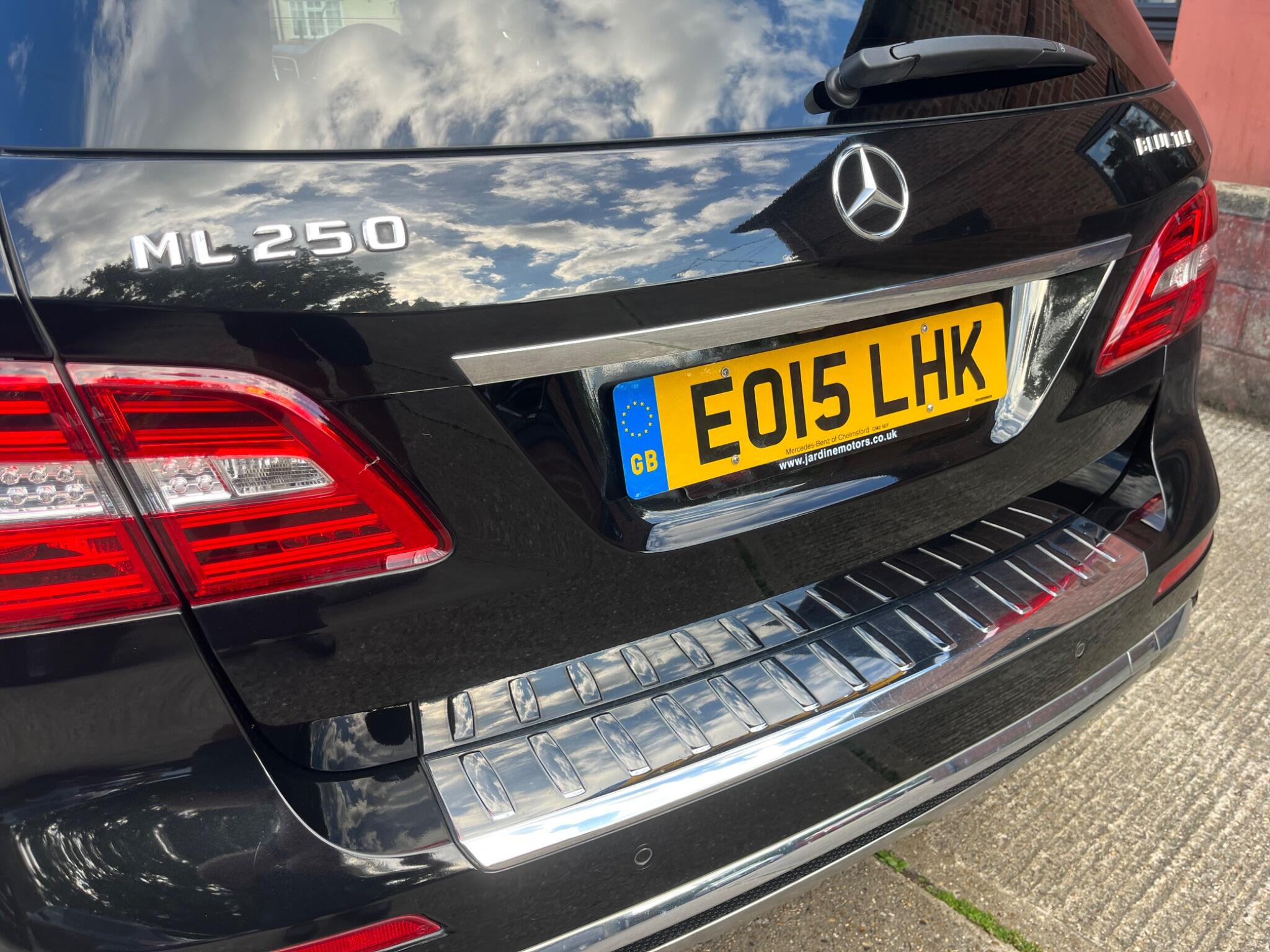 Mercedes-Benz M-Class view 27
