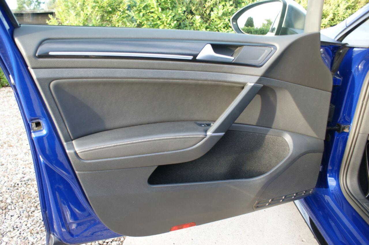 Volkswagen Golf view 26