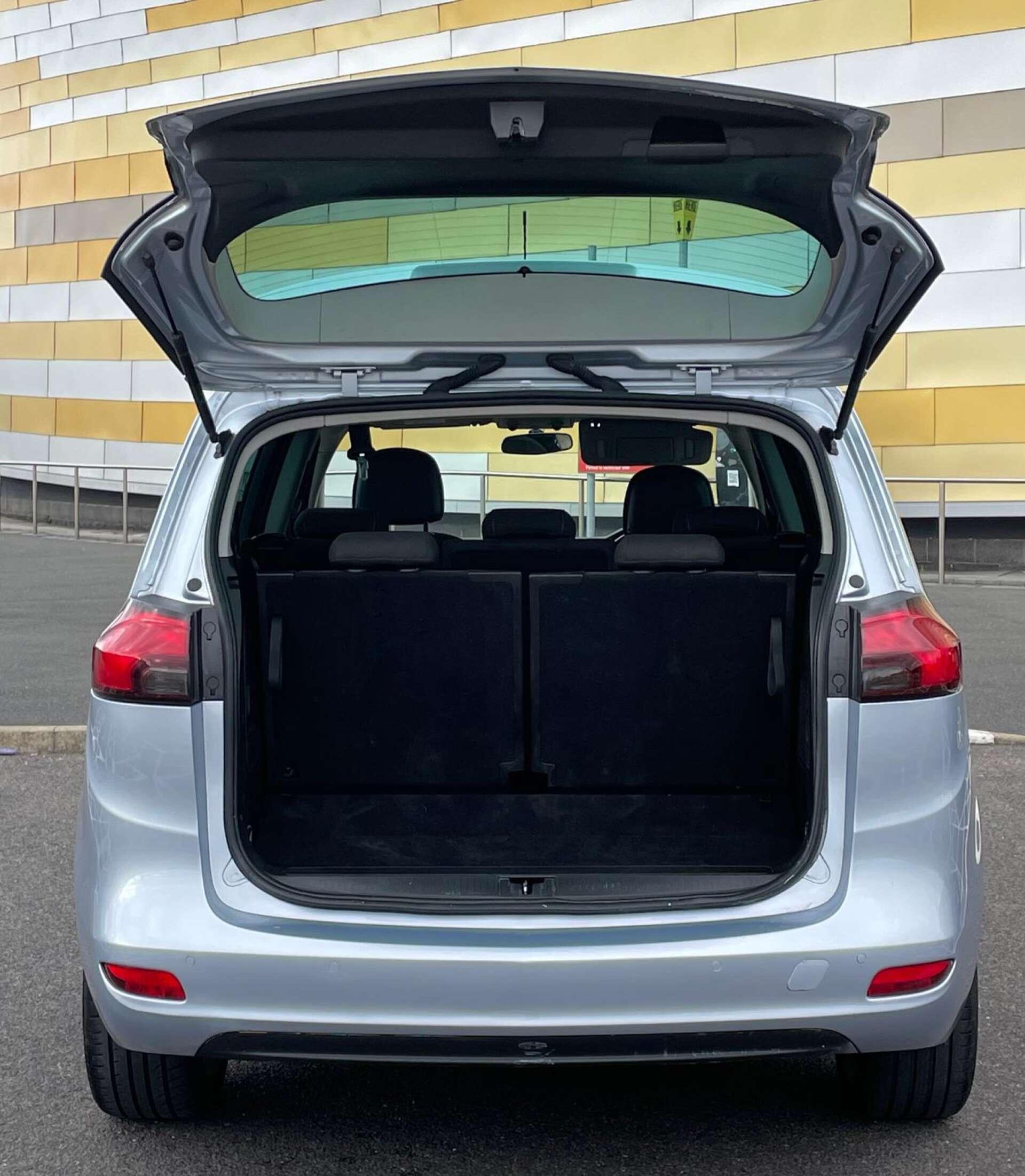 Vauxhall Zafira Tourer view 43