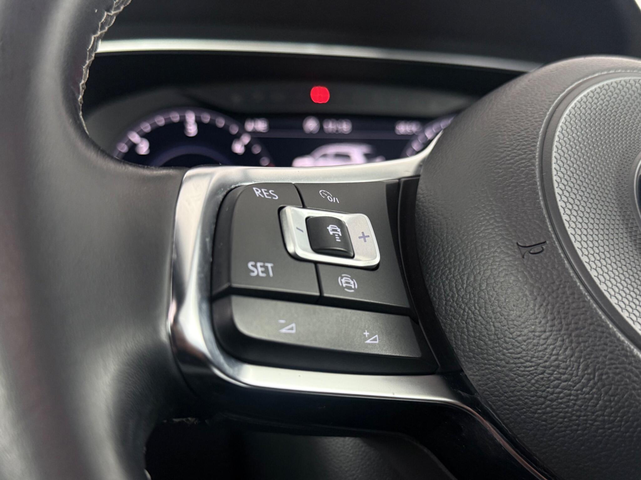 Volkswagen Tiguan view 14
