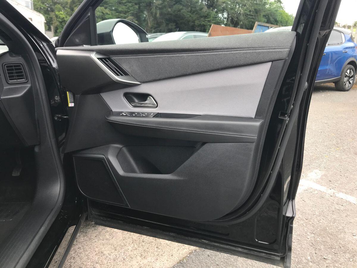 Vauxhall Grandland view 17