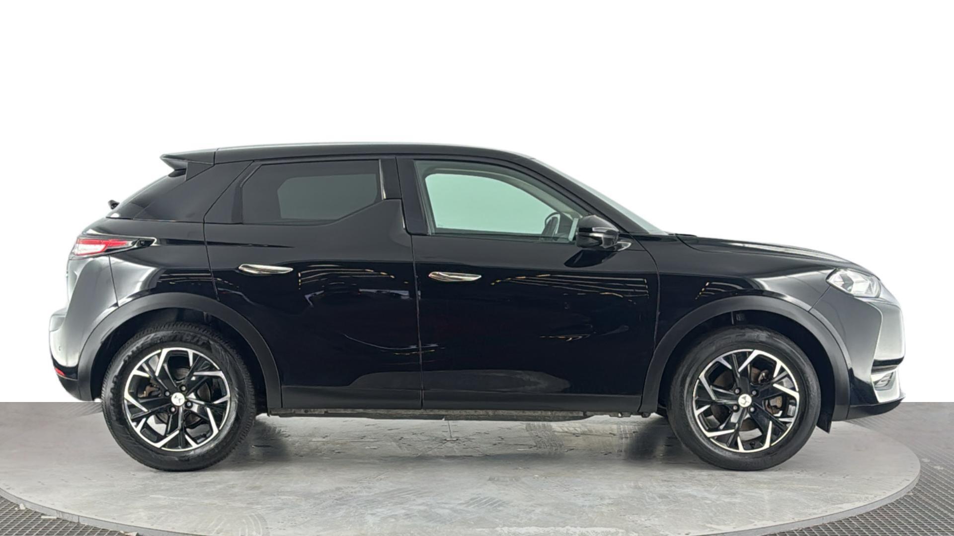 DS Automobiles DS 3 Crossback view 3