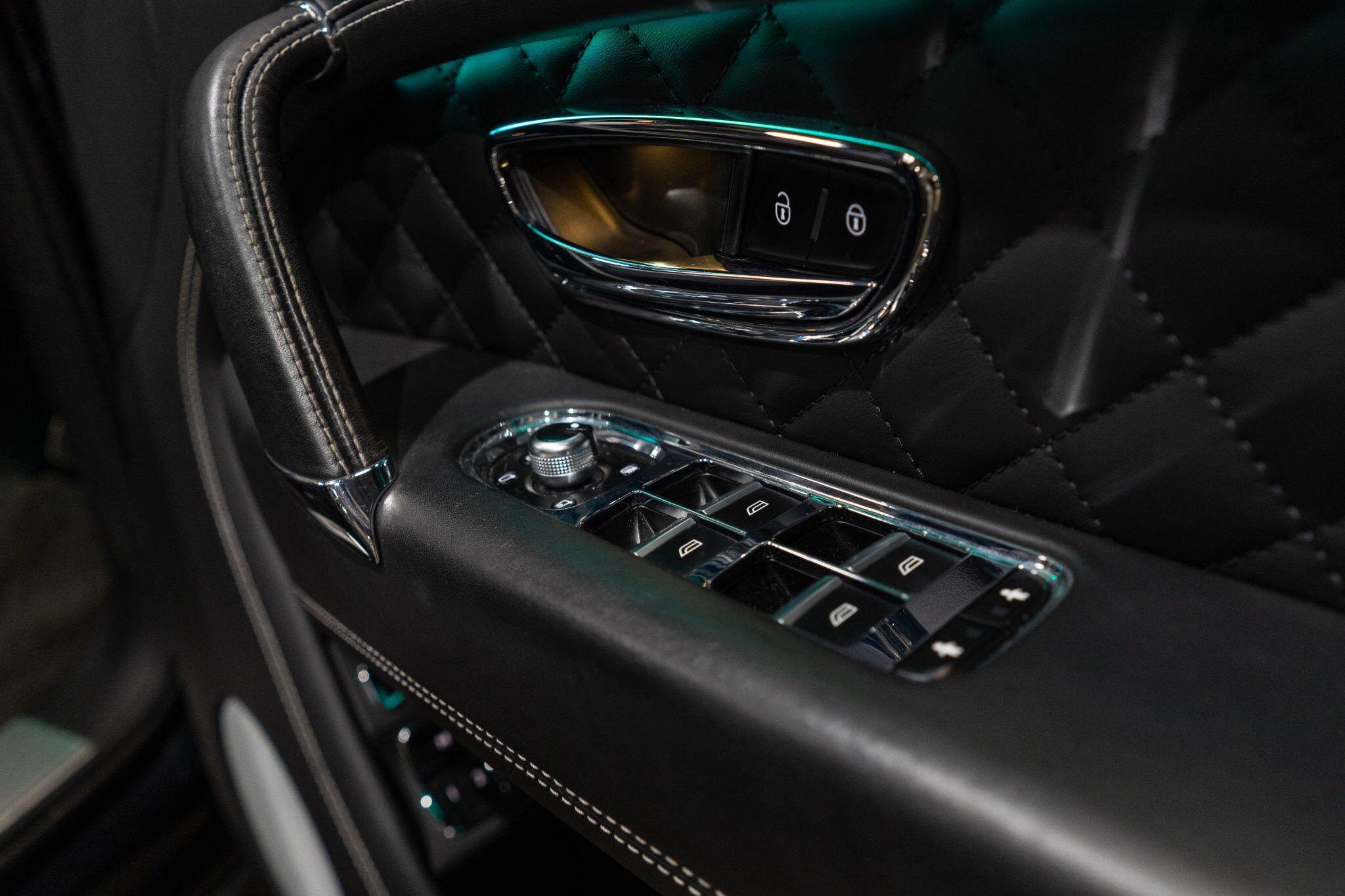 Bentley Bentayga view 37