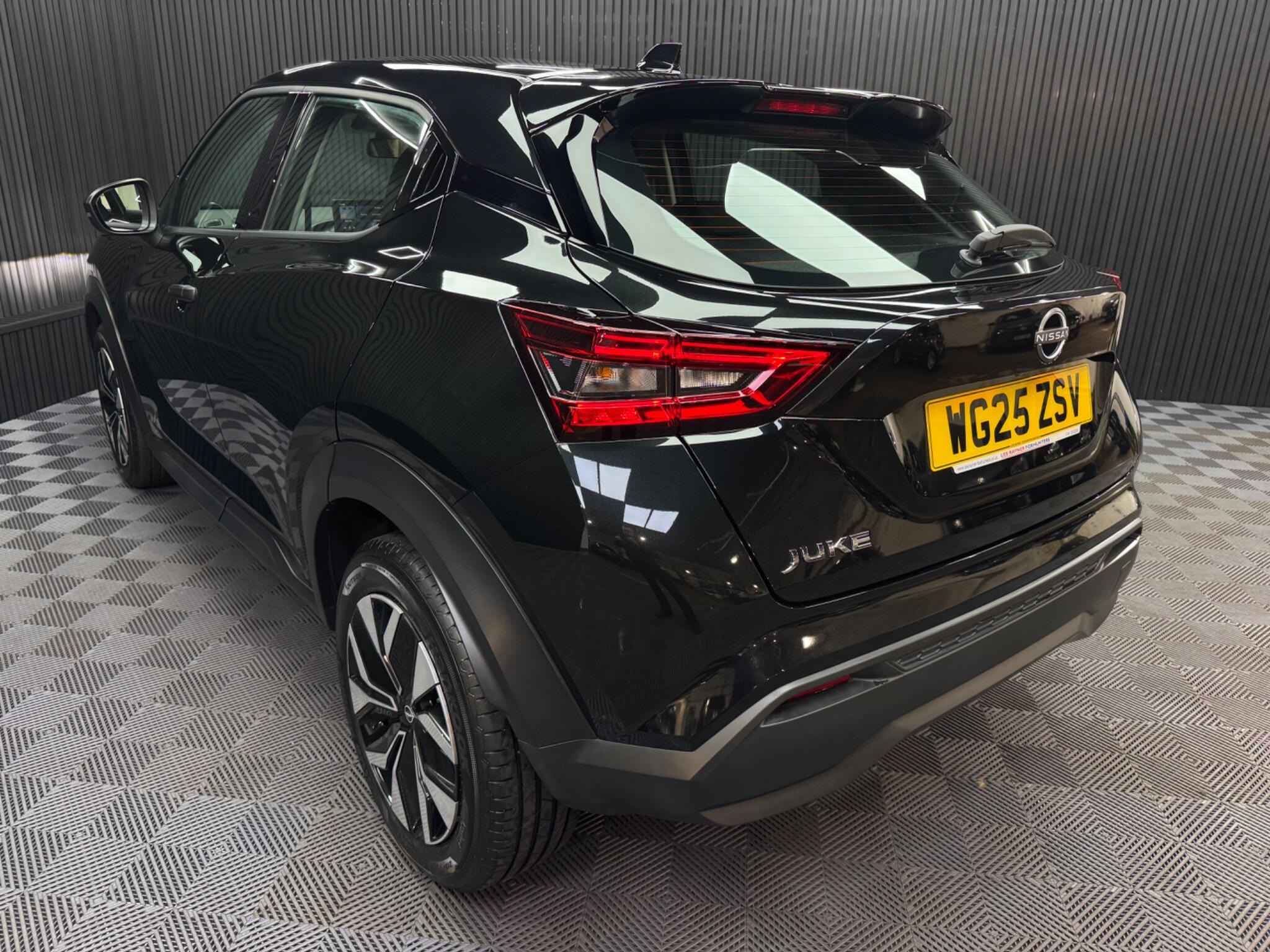 Nissan Juke view 16