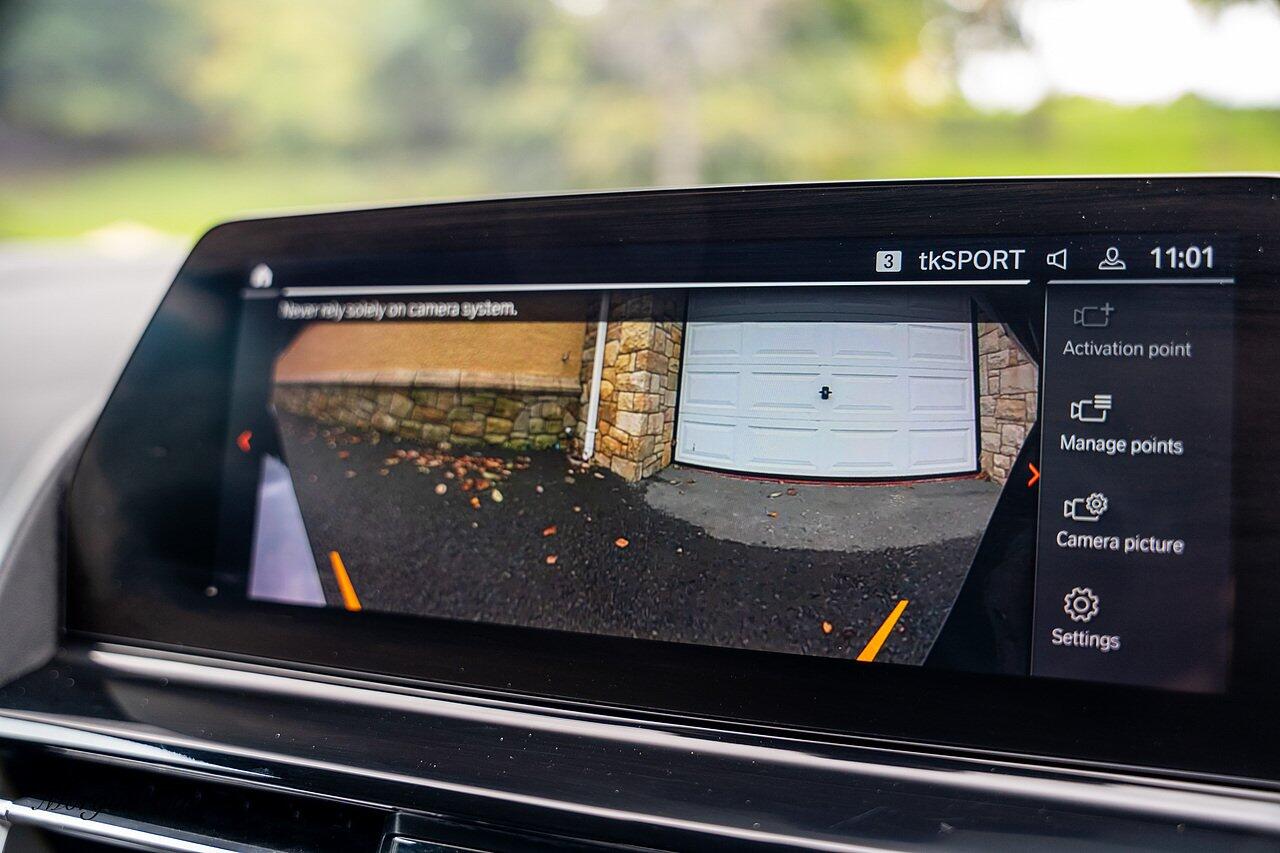 BMW 8 Series view 70