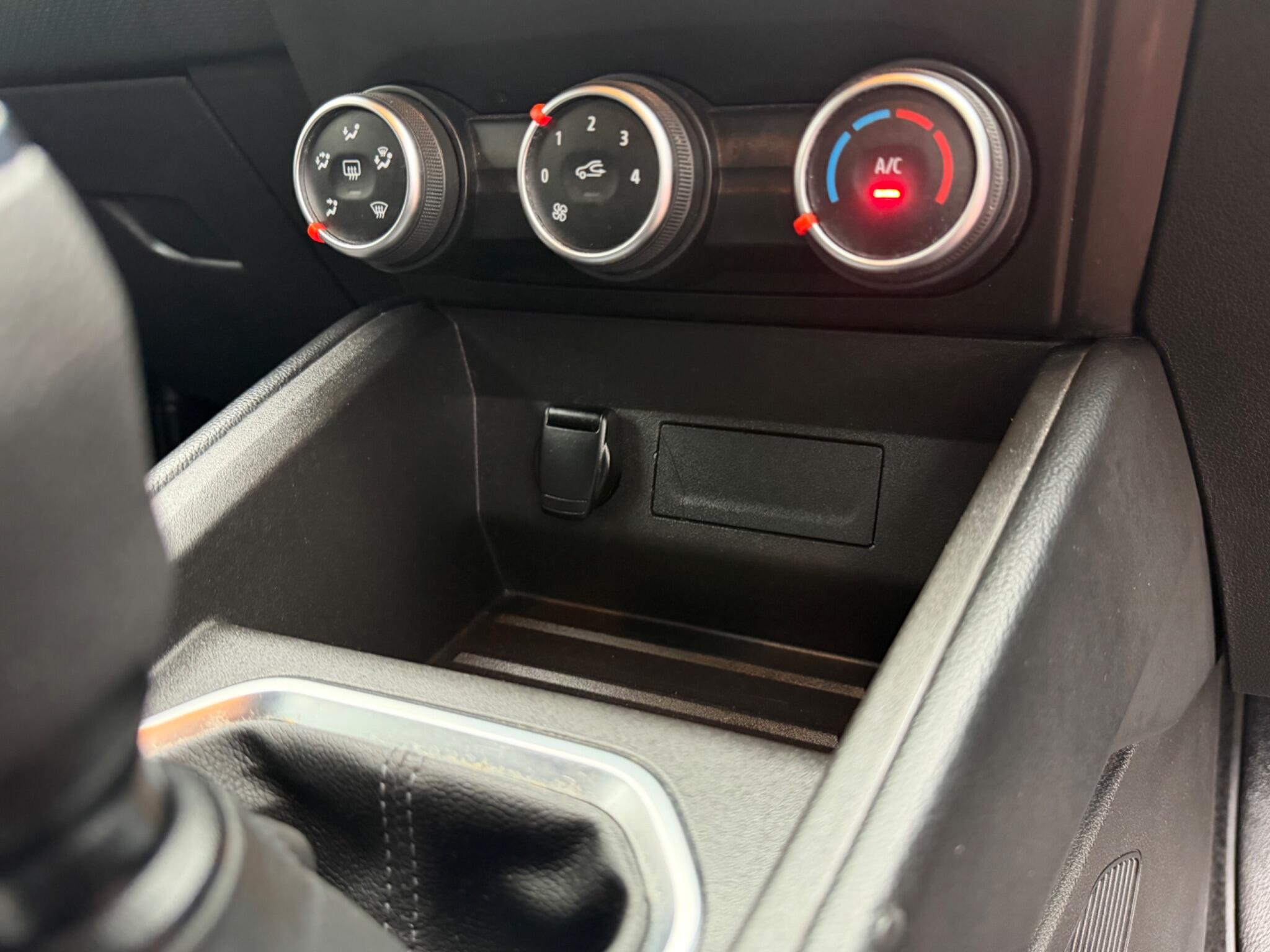 Renault Clio view 70