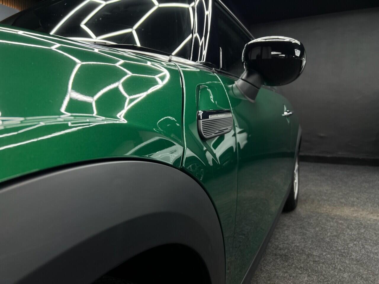 Mini Hatch view 24