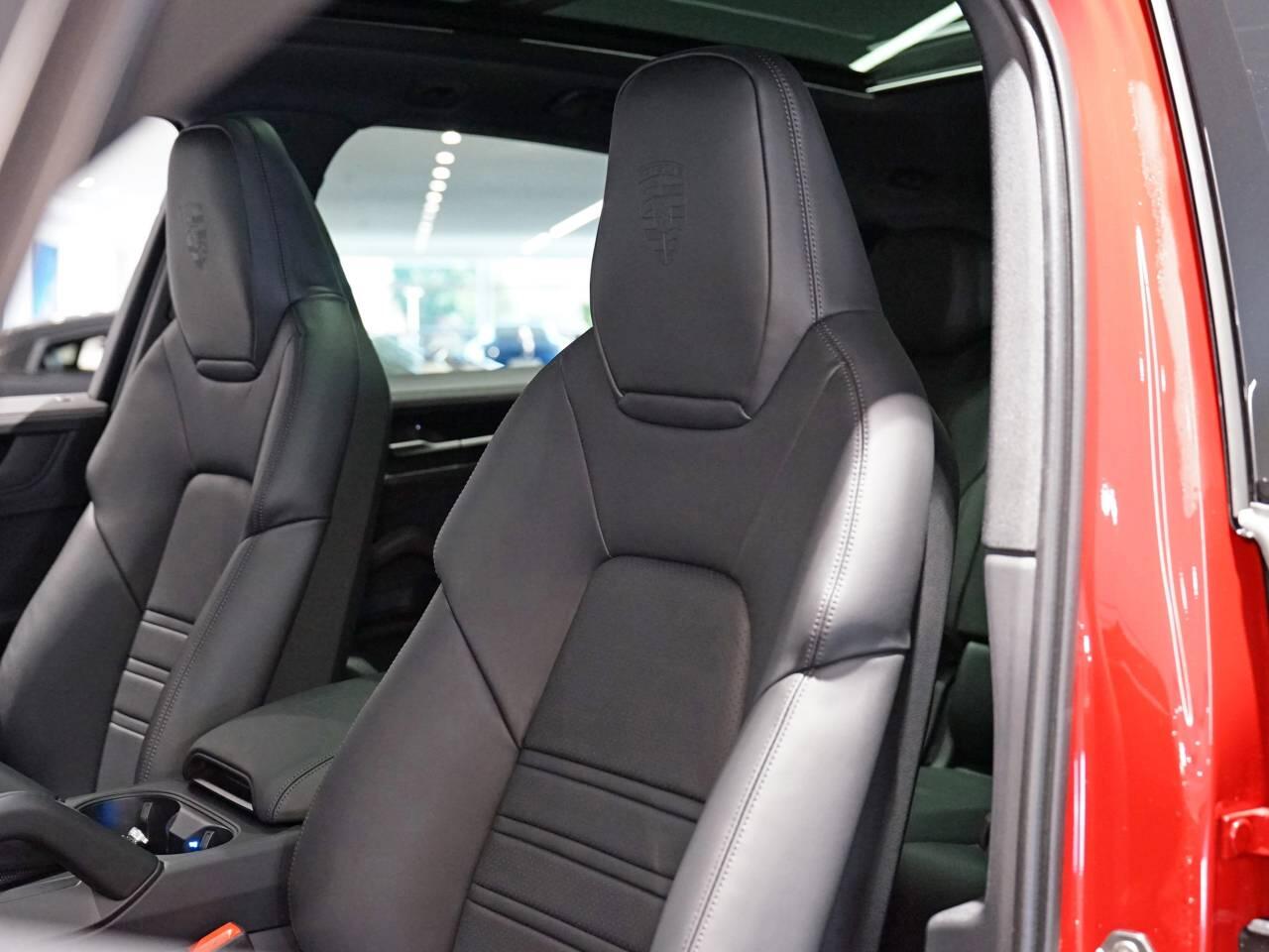 Porsche Cayenne view 17