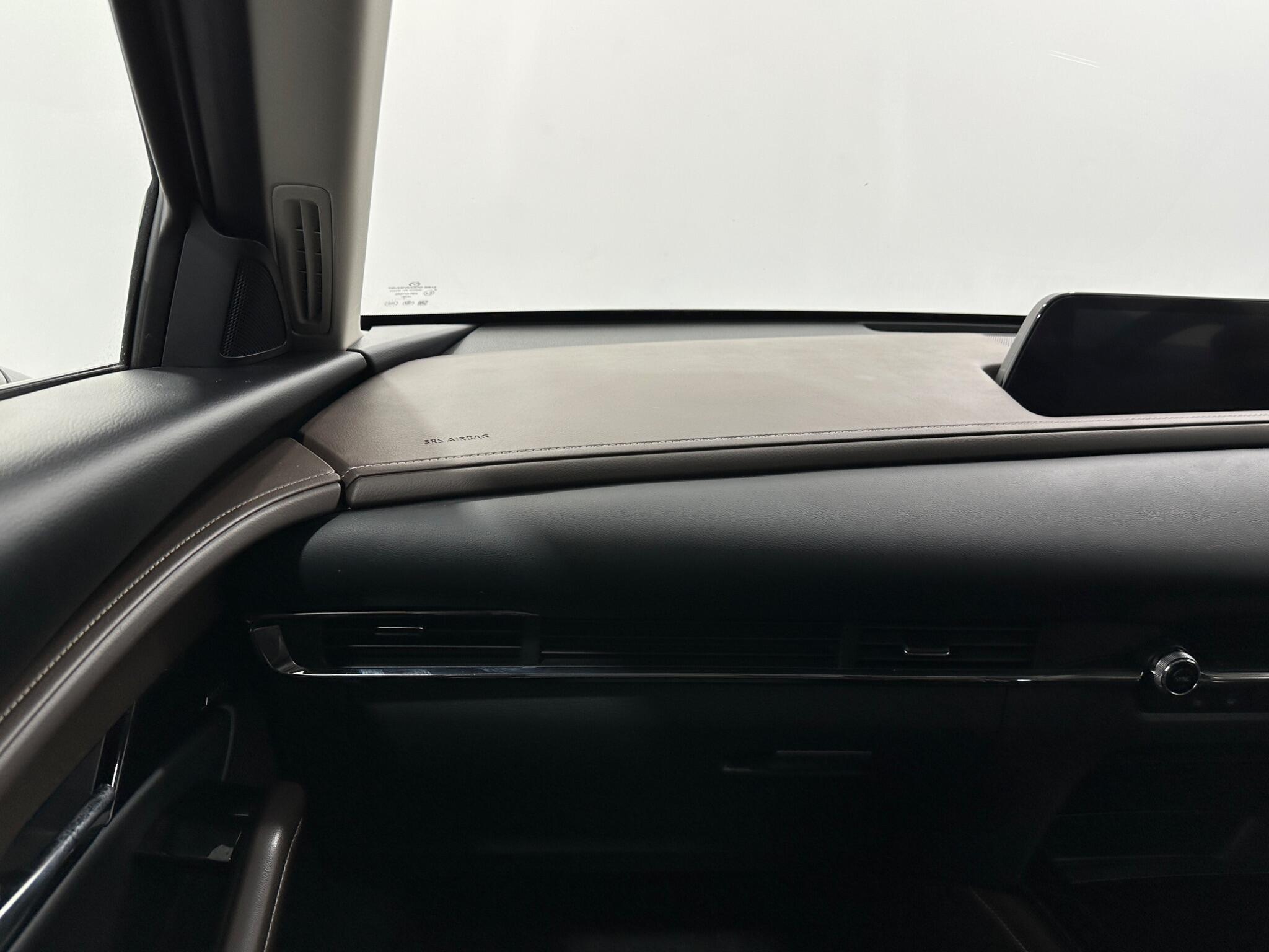 Mazda CX-30 view 27