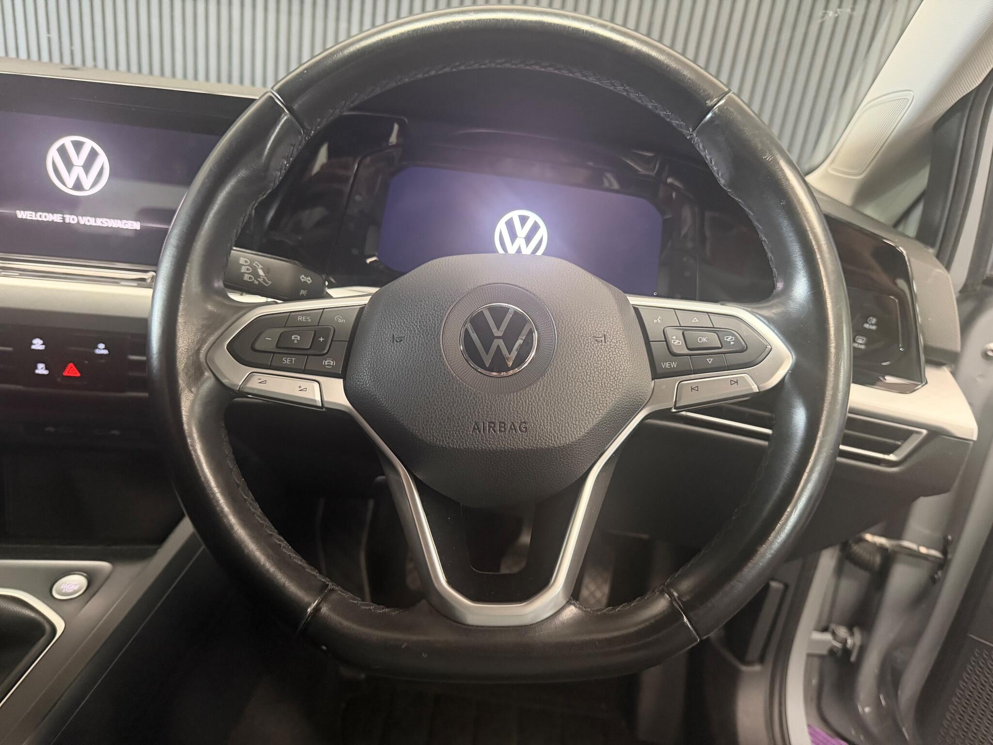Volkswagen Golf view 20