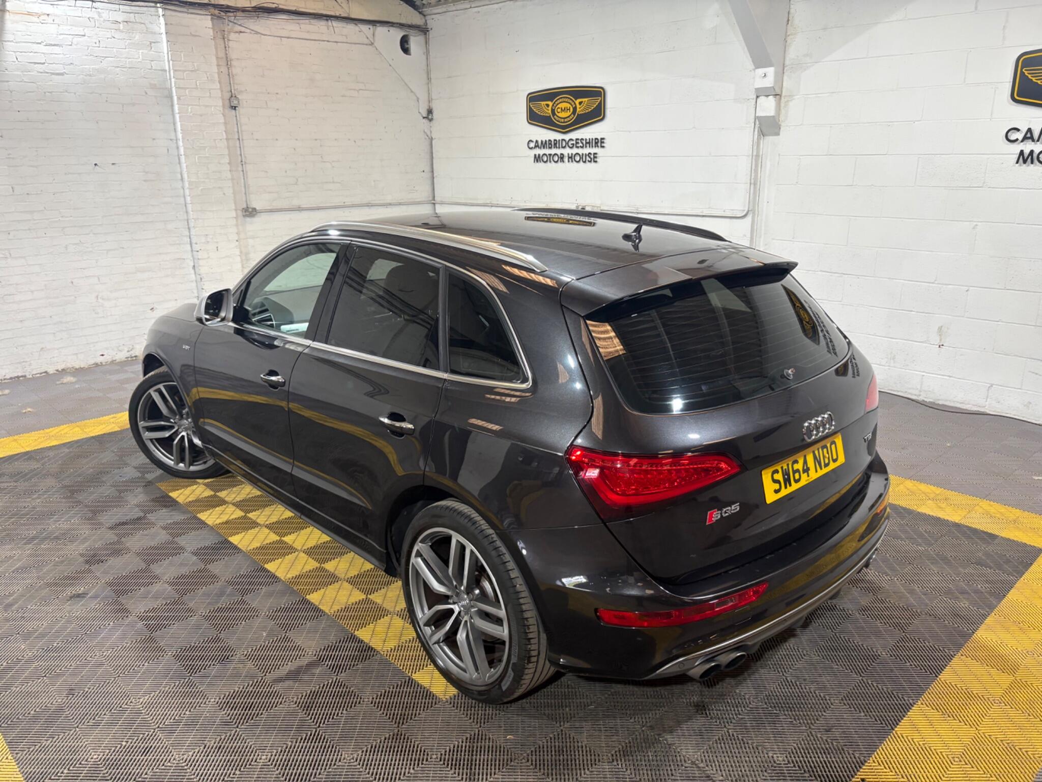Audi SQ5 view 4