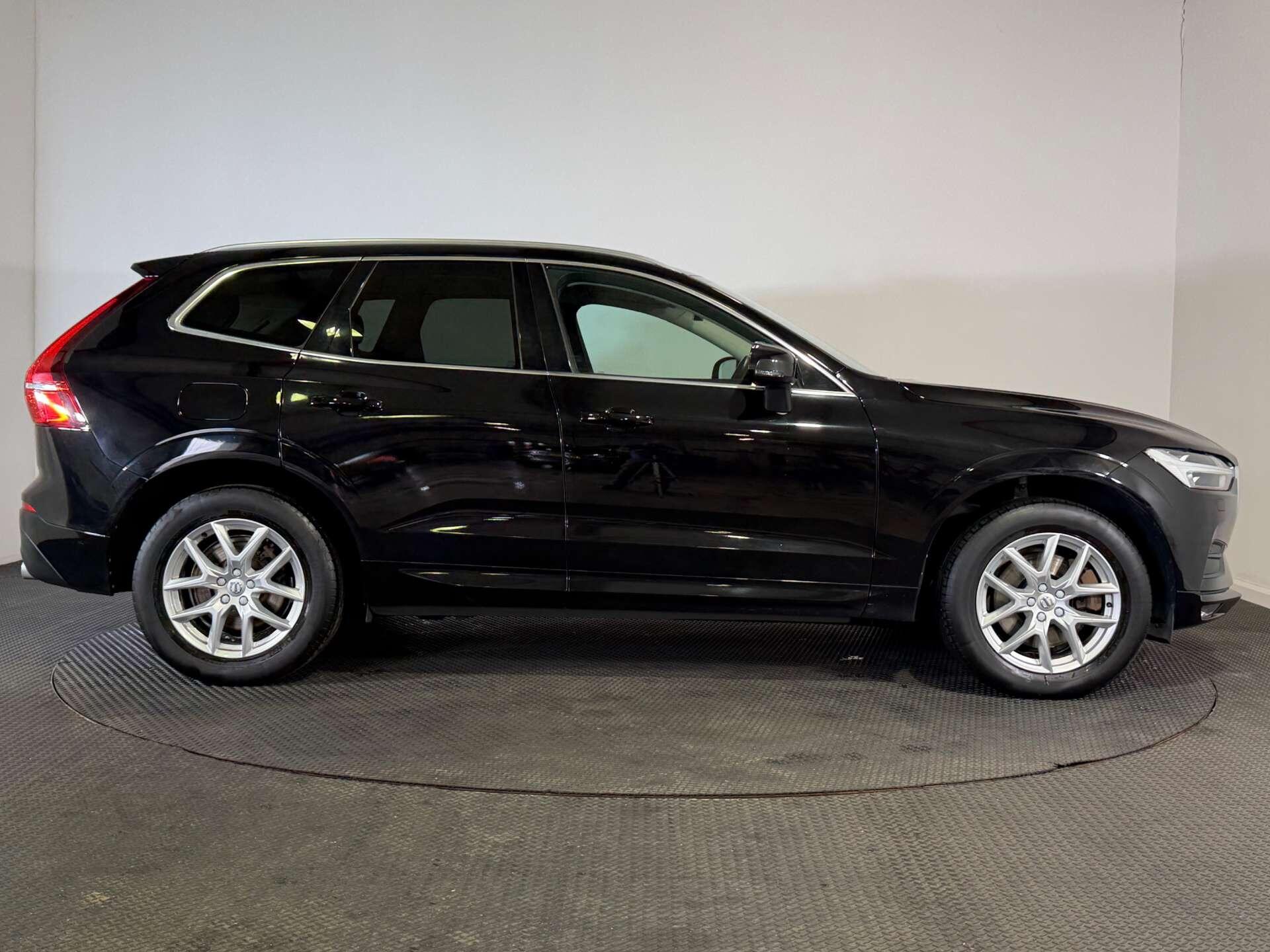 Volvo XC60 view 8