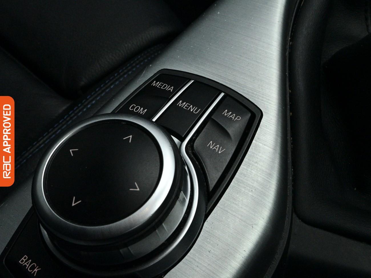 BMW 1 Series view 14