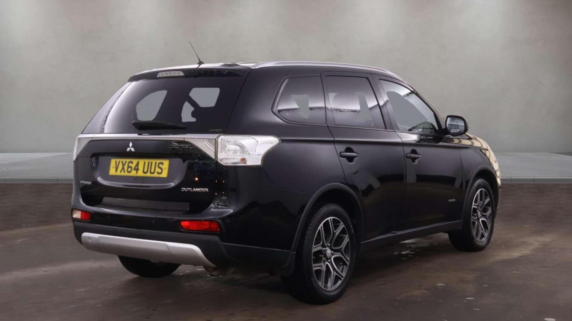 Mitsubishi Outlander view 10
