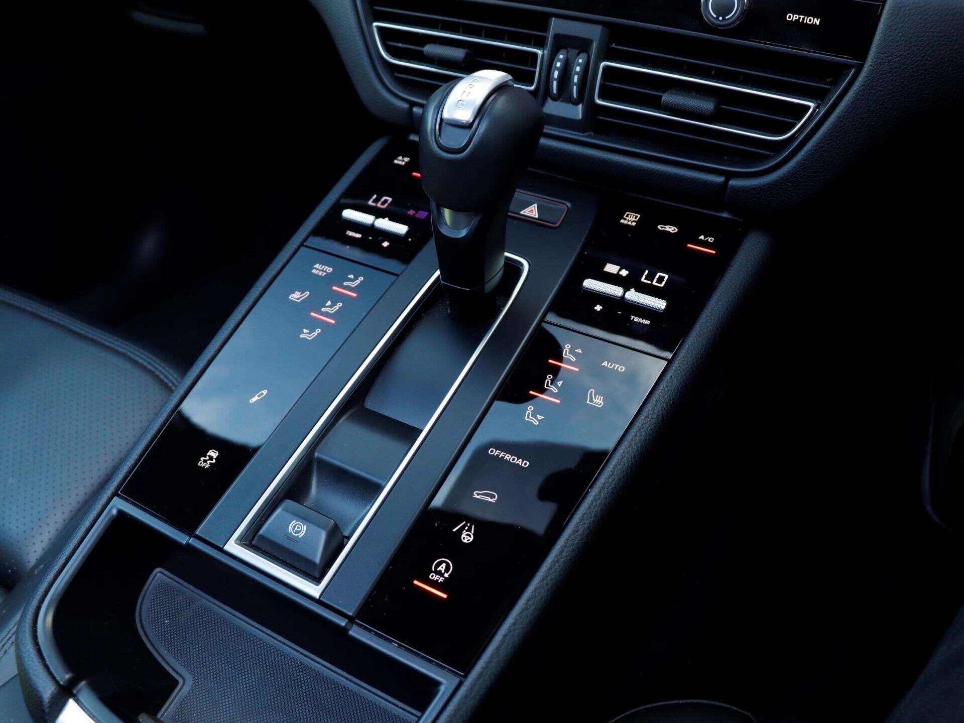 Porsche Macan view 17